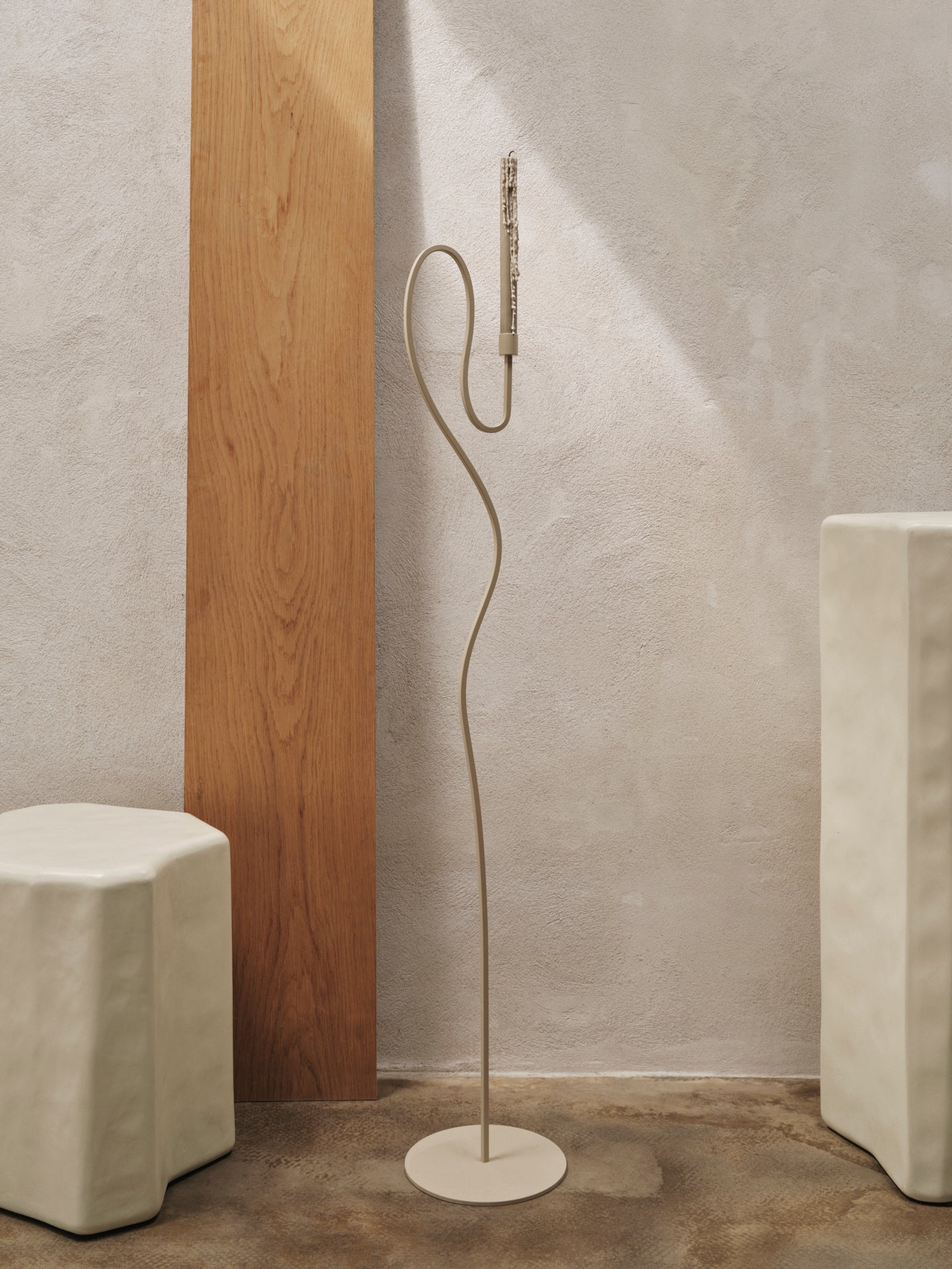 Valse beige floor candlestick