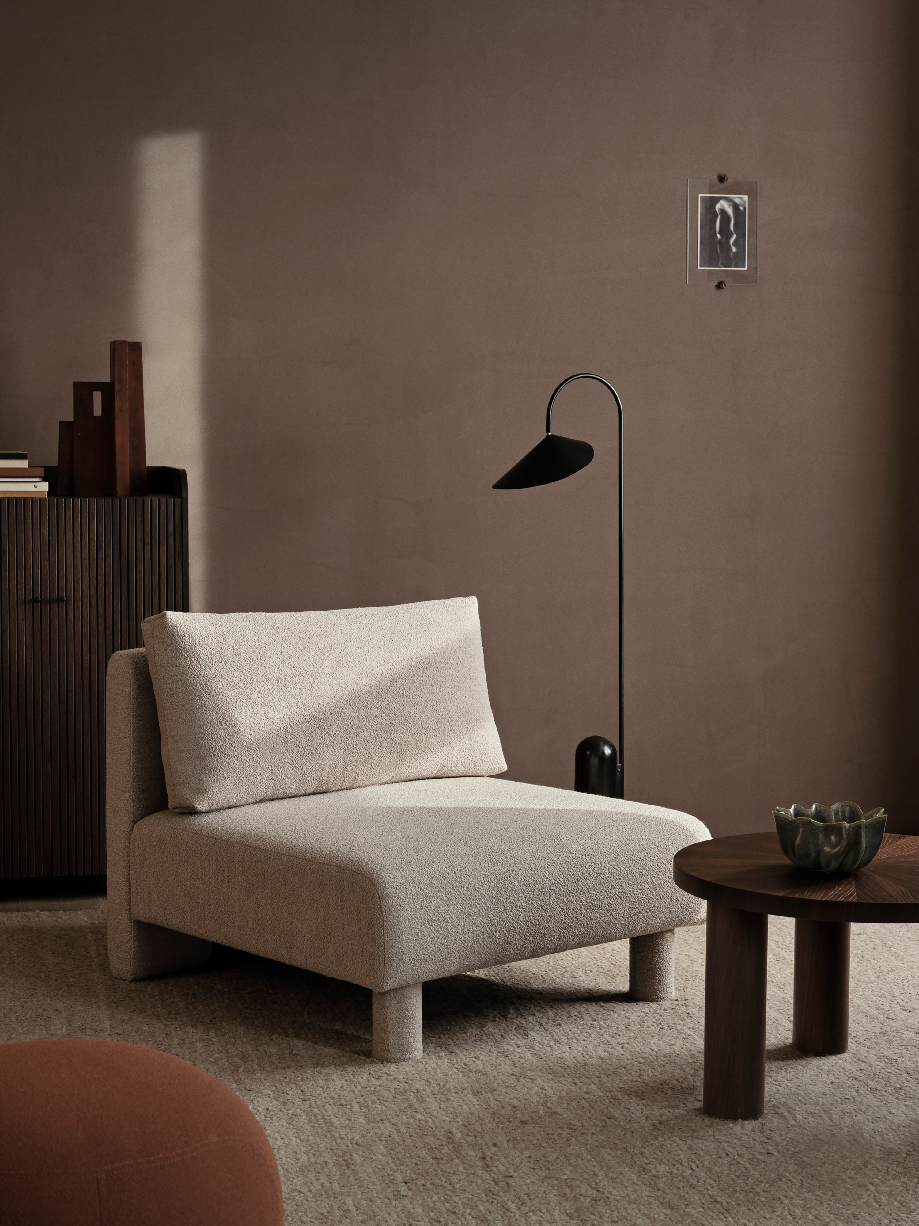 Black arum floor lamp