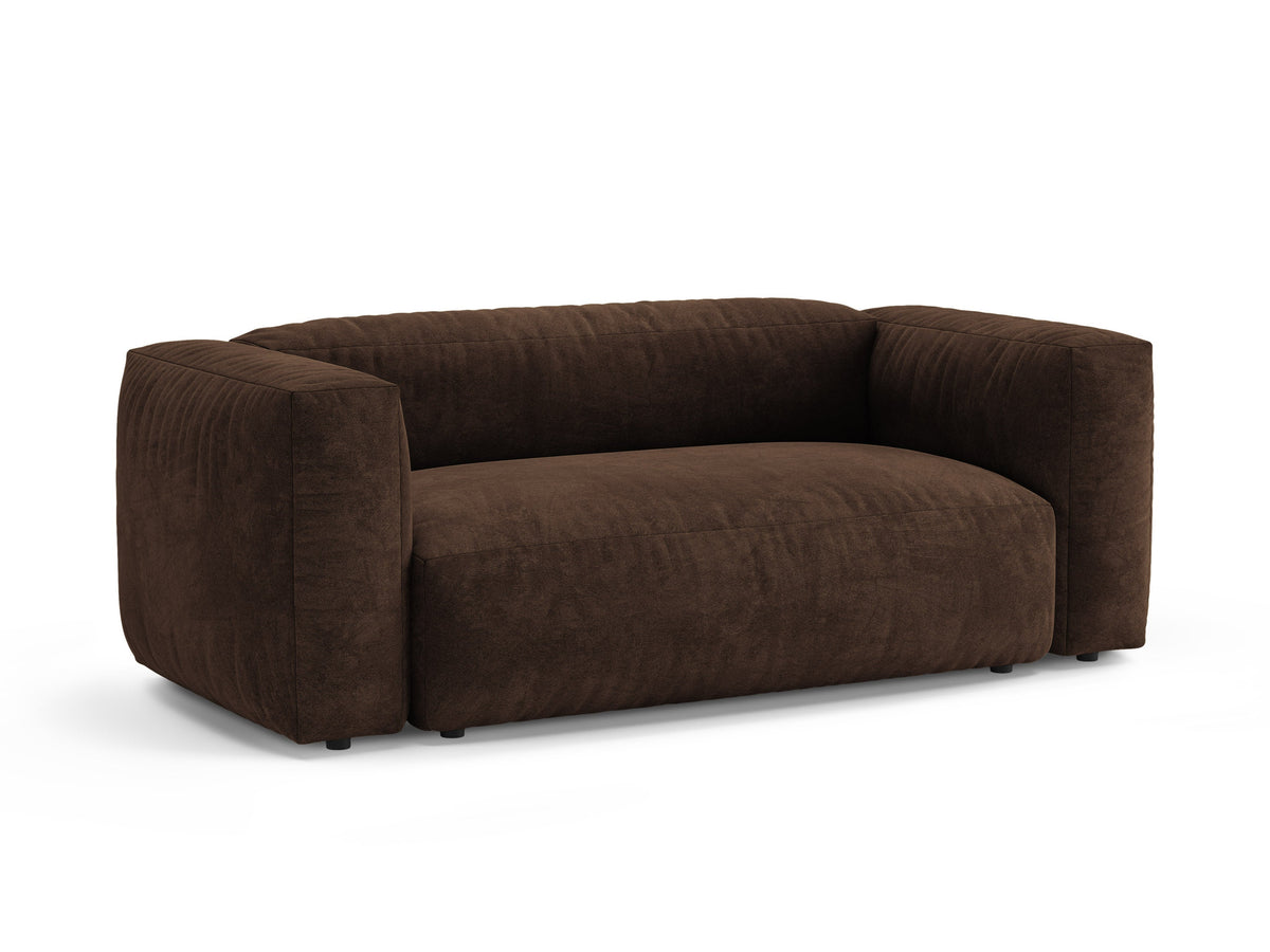 Sofa aksamitna 2-osobowa MARTINA czekoladowy – ujęcie boczne