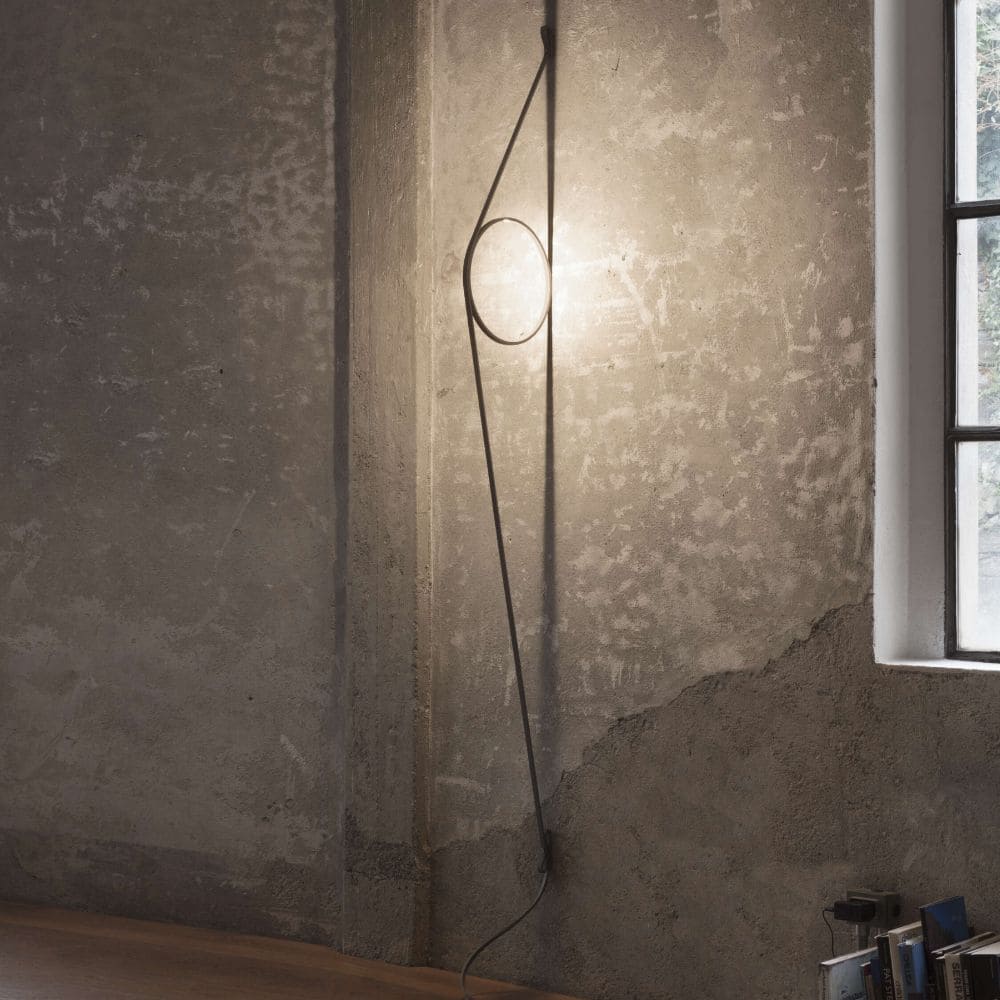 WIRERING Gray Wall Lamp with Black