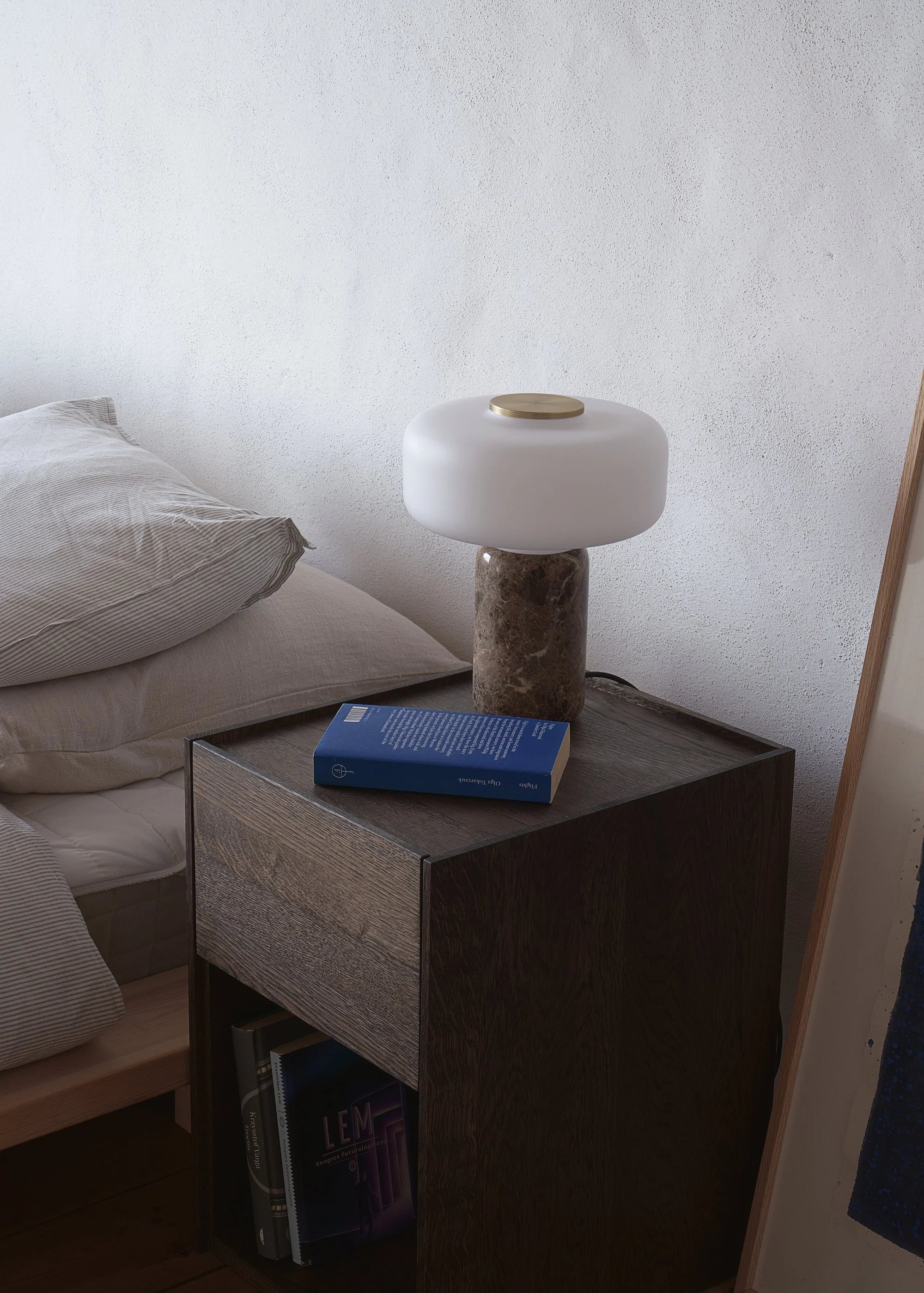 Tischlampe FONTE brauner Marmor