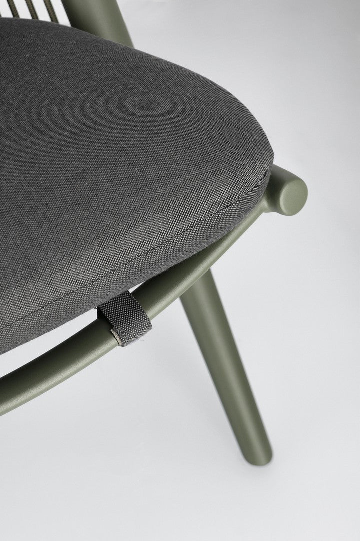 ALOHA outdoor armchair in anthracite with a green base