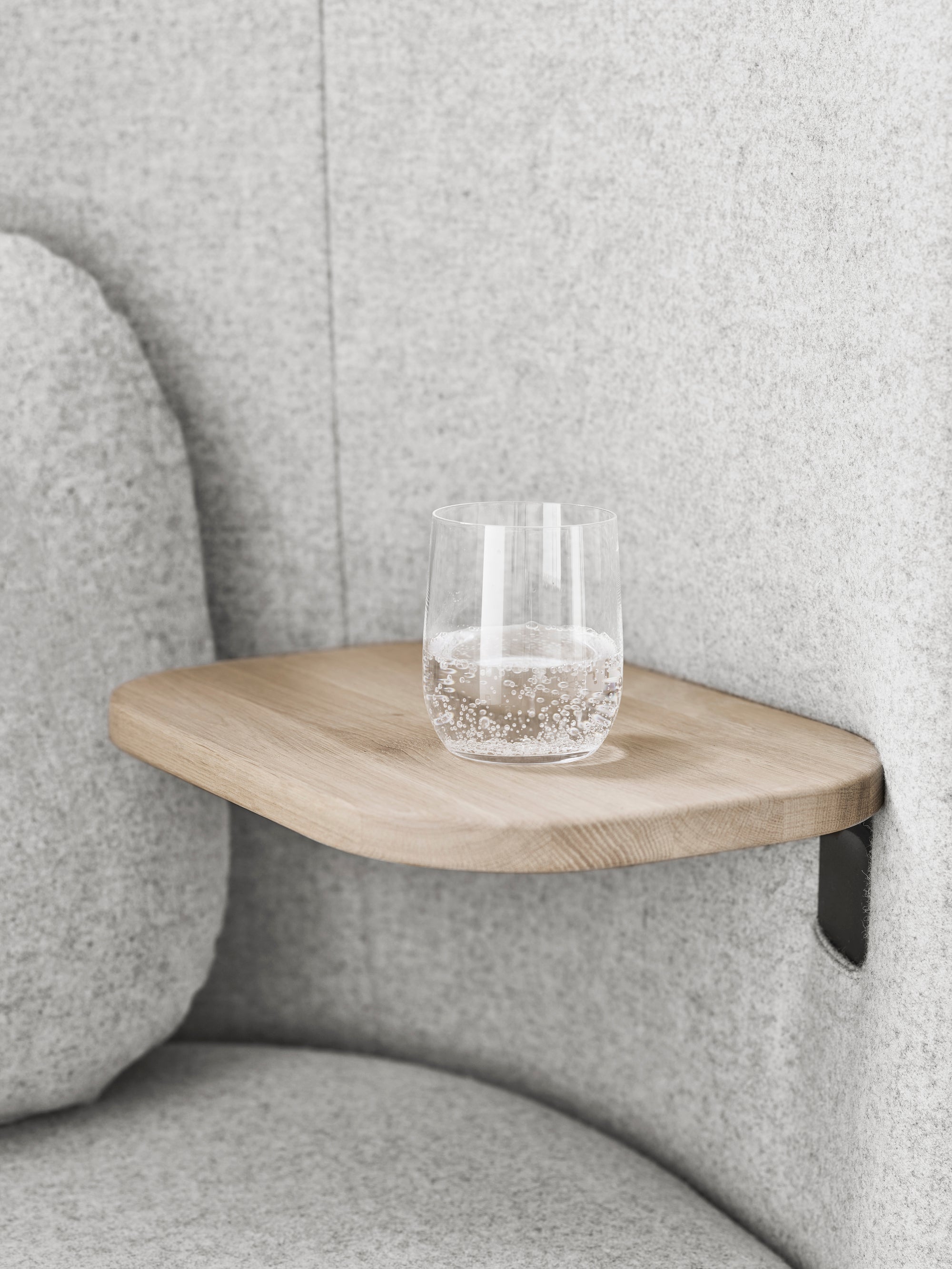 Armchair with FUUGA NESTING table