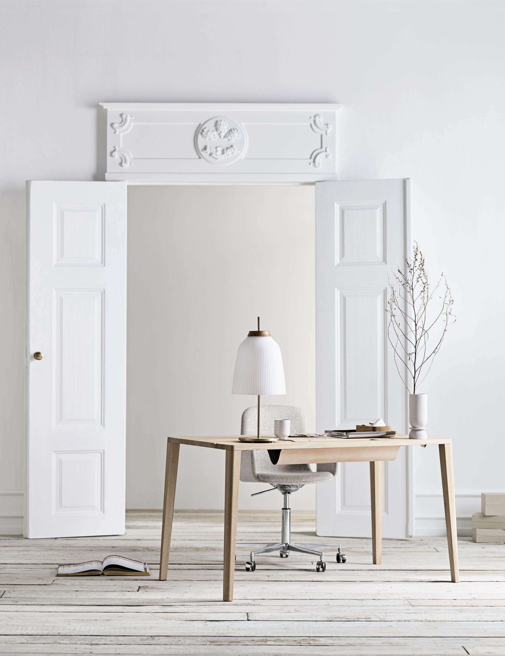 Graceful desk bleached oak wood