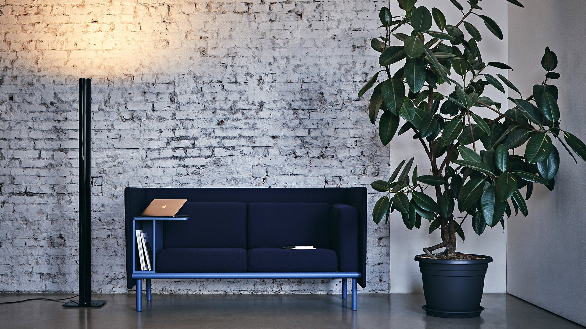 LLIO Floor Lamp Glossy Black