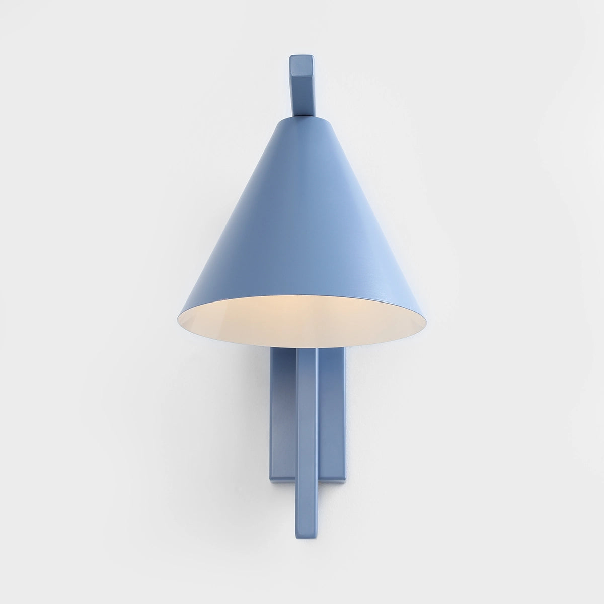 FORM blaue Wandleuchte