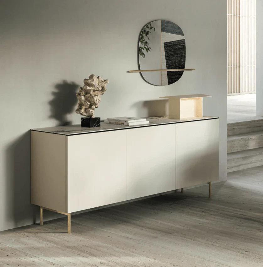 Komoda 3-drzwiowa UNIVERSAL kremowy marmur Calligaris    Eye on Design