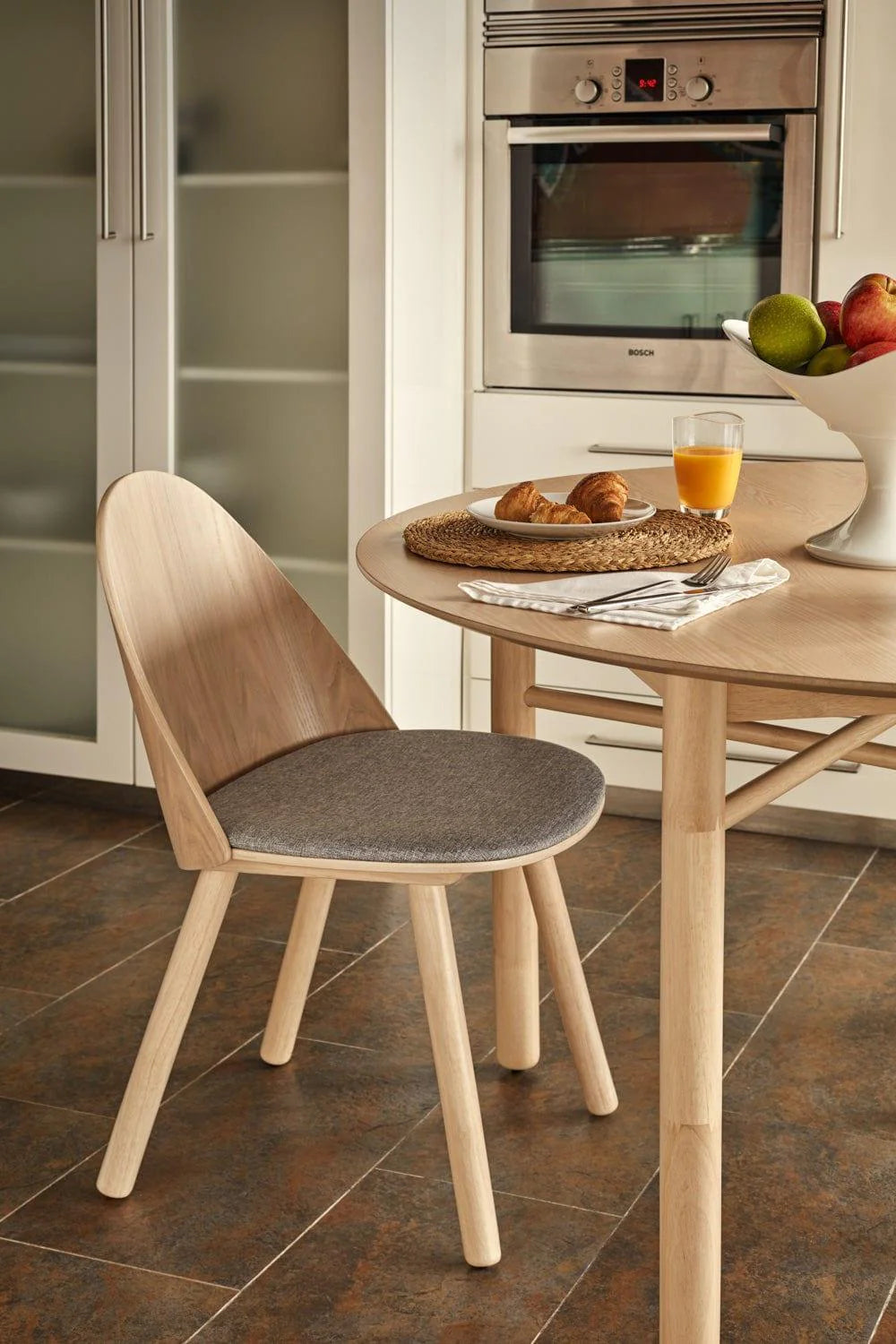 UMA Chair Black