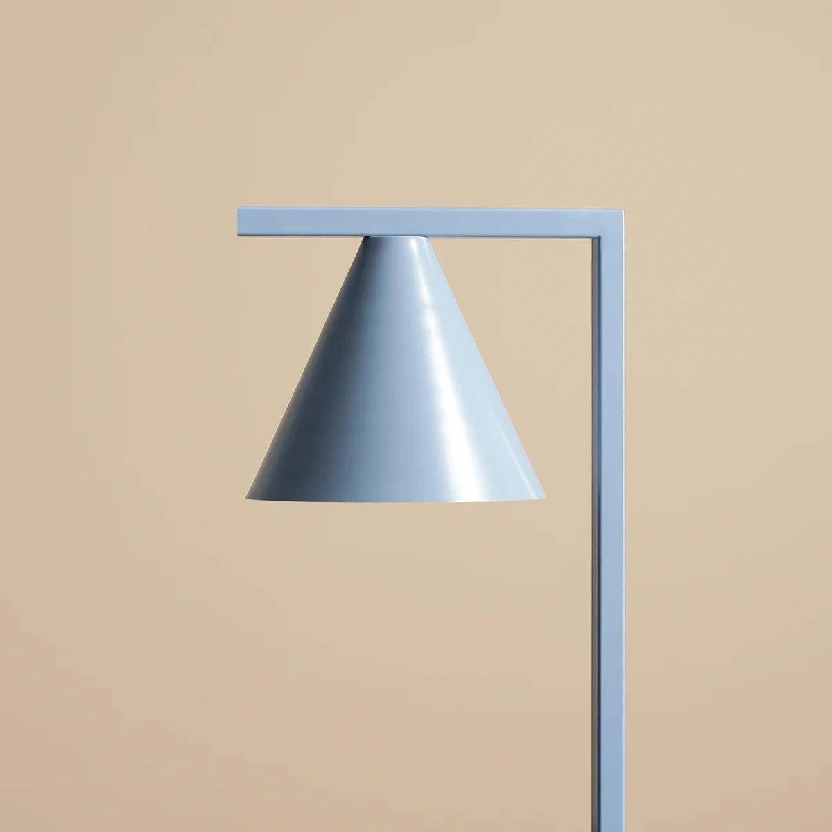 Lampa biurkowa FORM niebieski Artera    Eye on Design