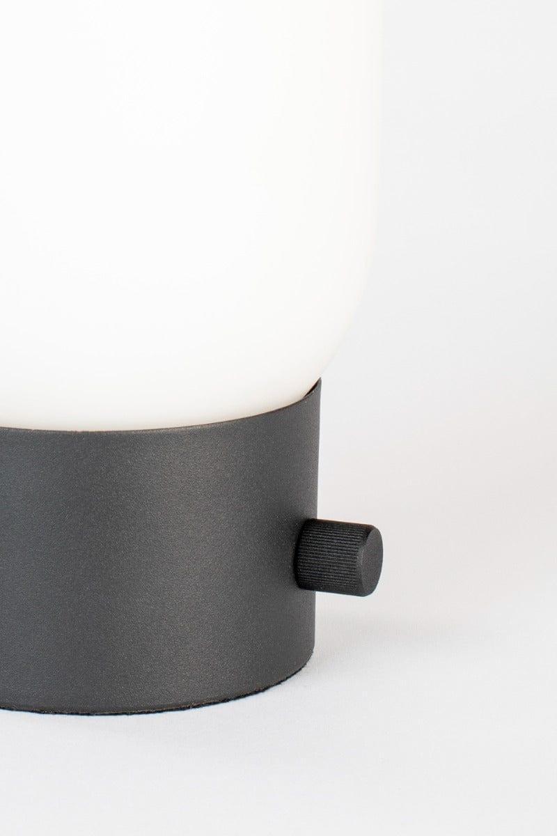 Lampa biurkowa URBAN CHARGER czarny Zuiver    Eye on Design