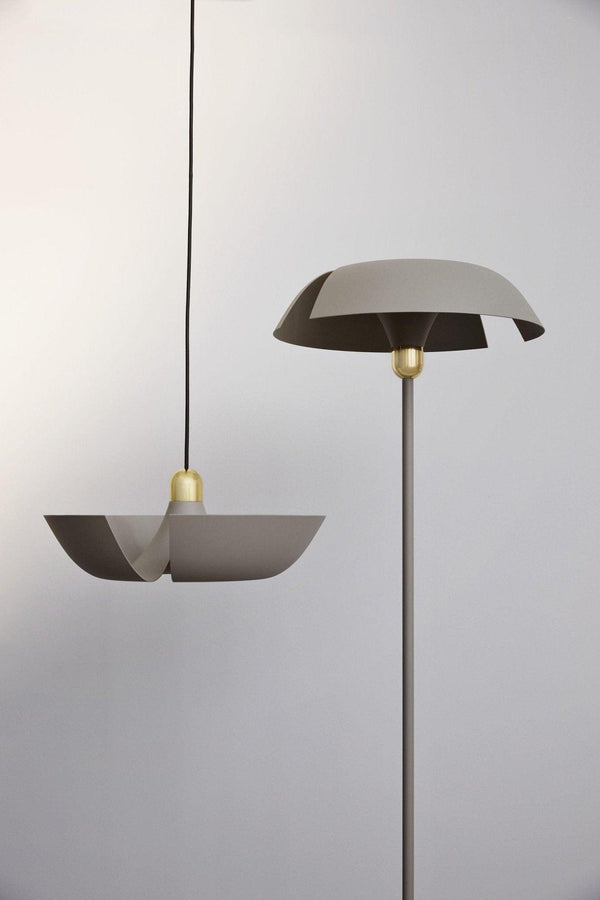 Lampa podłogowa CYCNUS taupe AYTM    Eye on Design