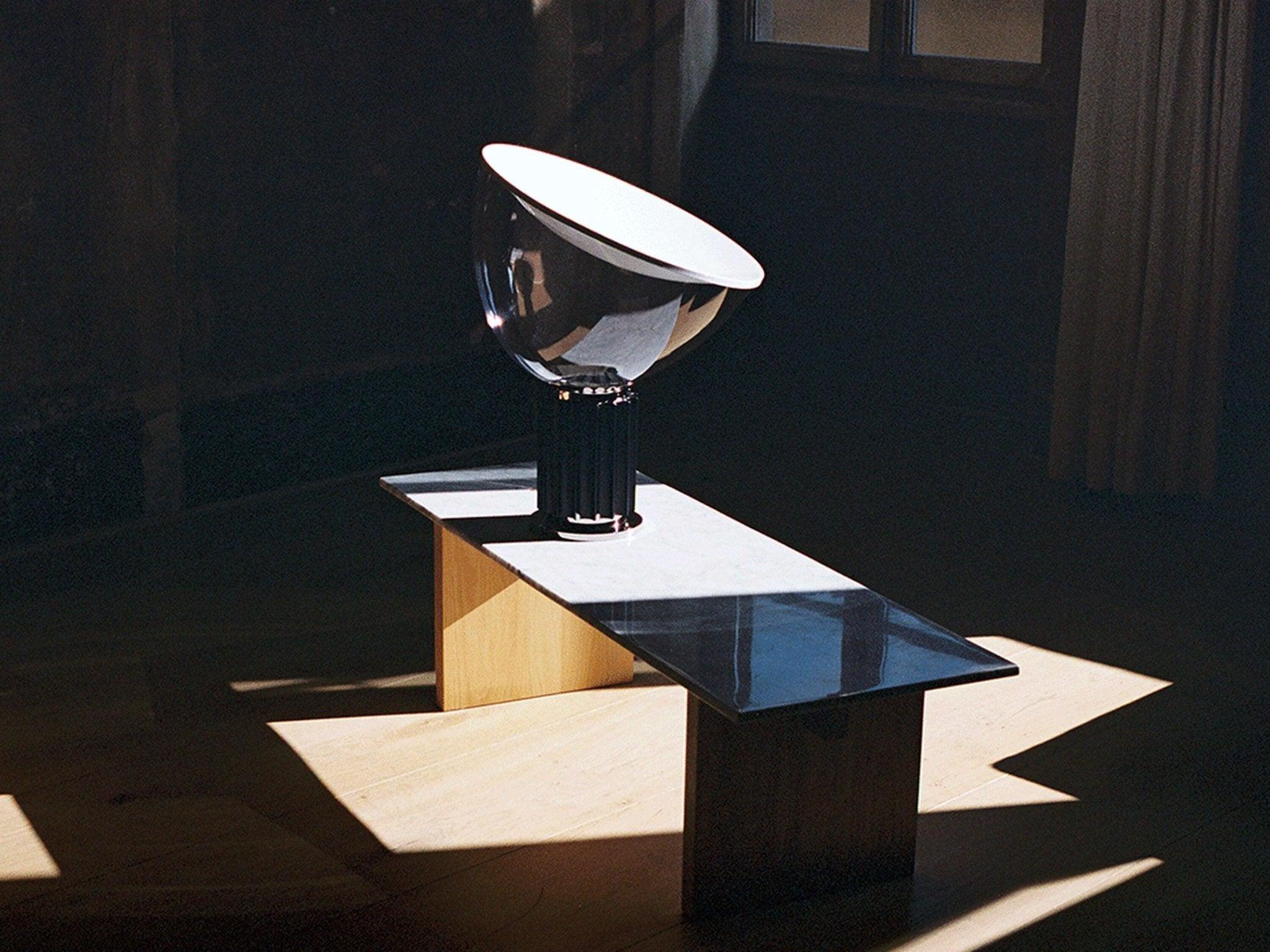 Lampa stołowa TACCIA czarny Flos    Eye on Design
