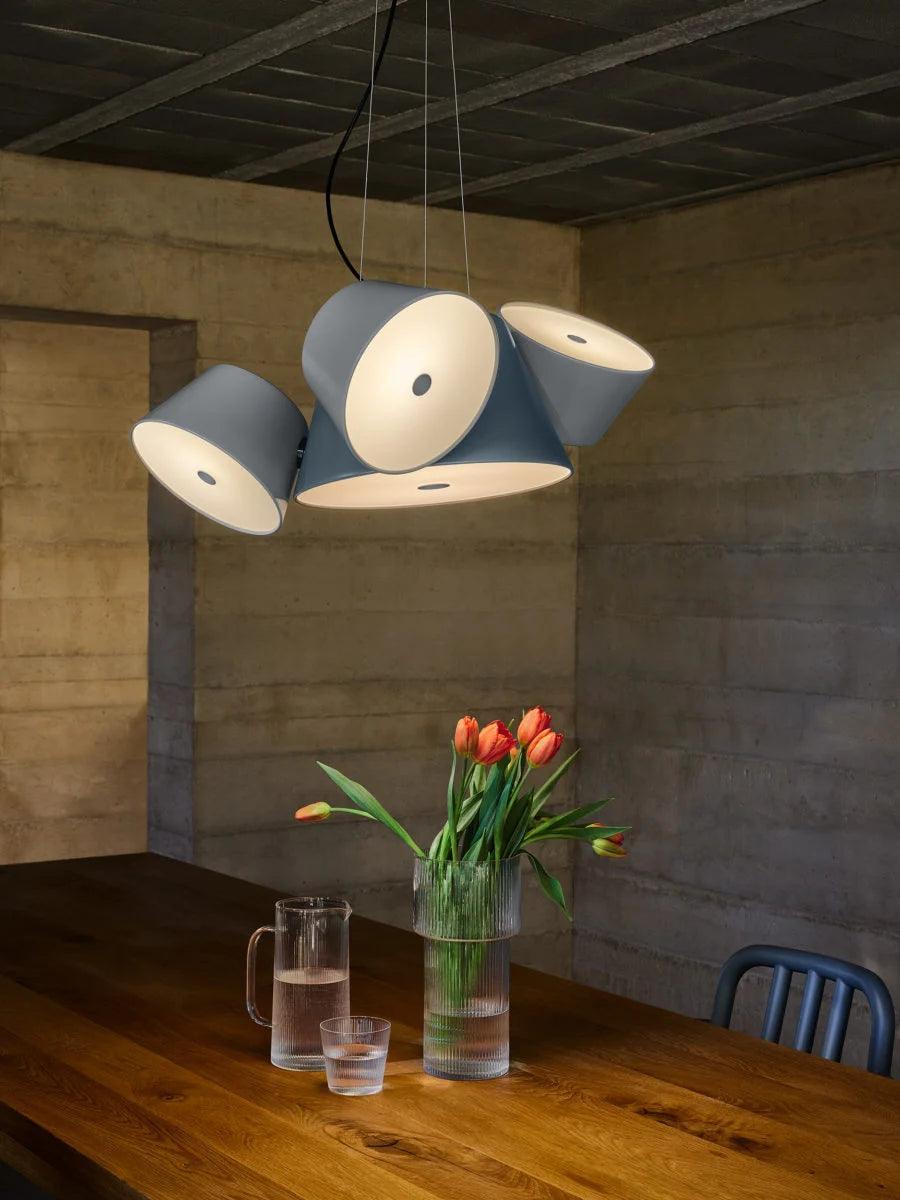 Lampa wisząca okrągła TAM TAM czarny z czarnymi kloszami Marset    Eye on Design