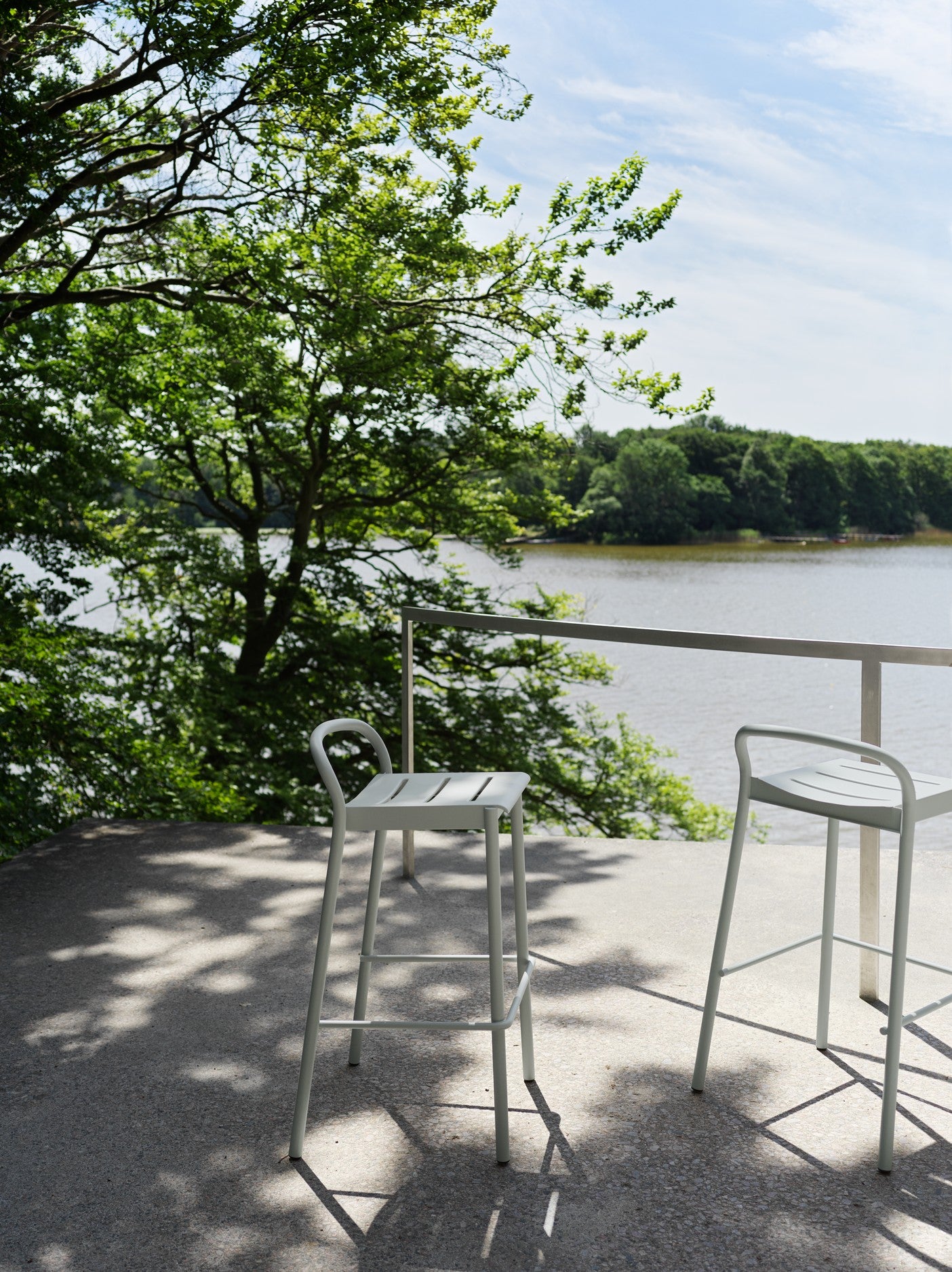 Outdoor Stool LINEAR Gray Steel