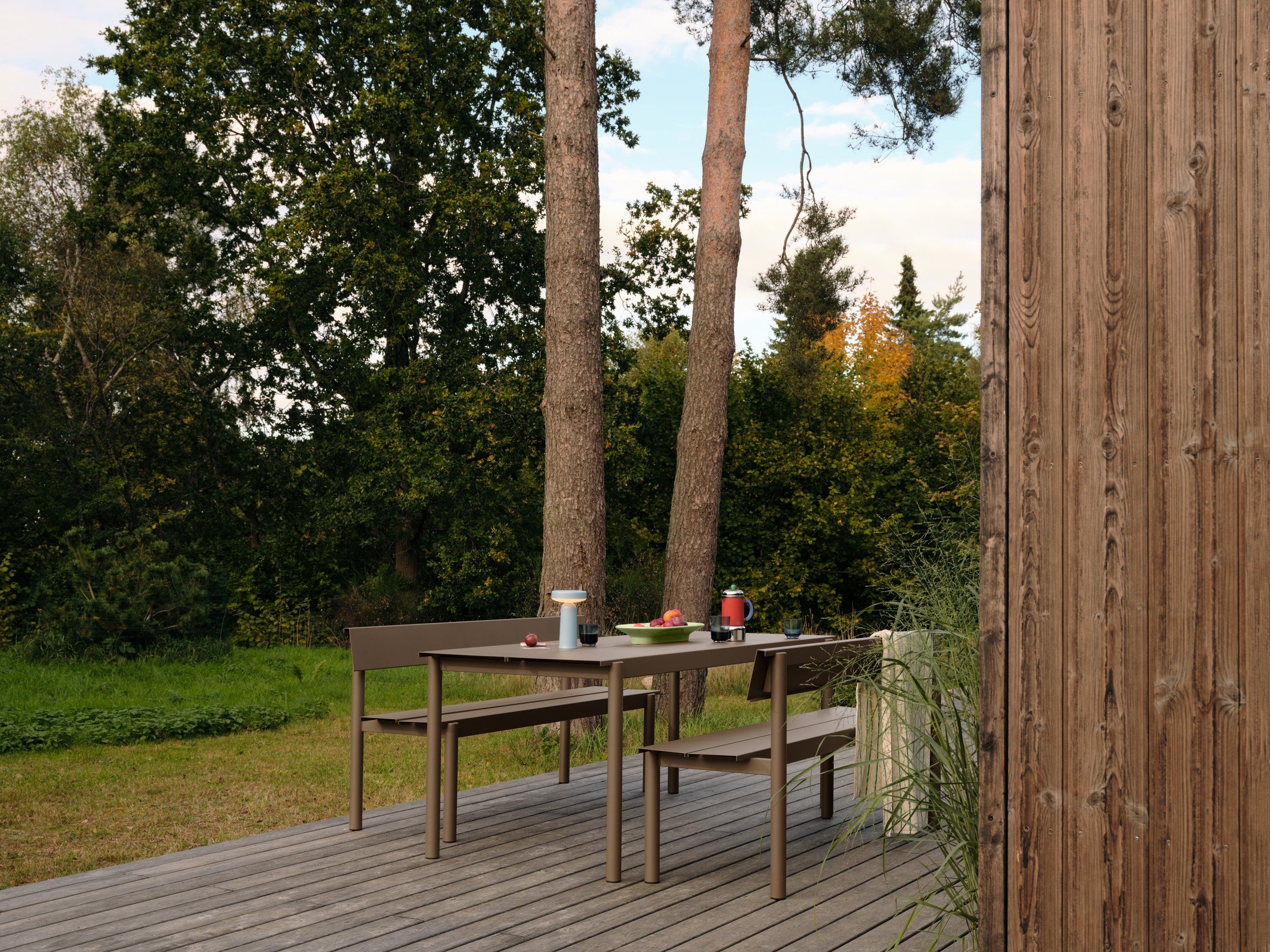 LINEAR taupe outdoor table steel