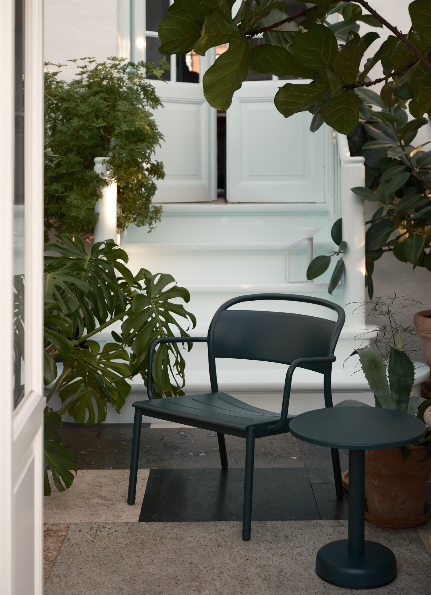 LINEAR Outdoor Armchair Black Steel