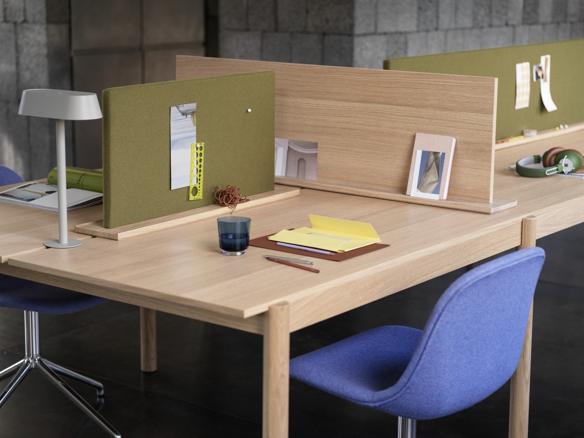 LINEAR SYSTEM Office Table - CONFIGURATION 1 oak veneer