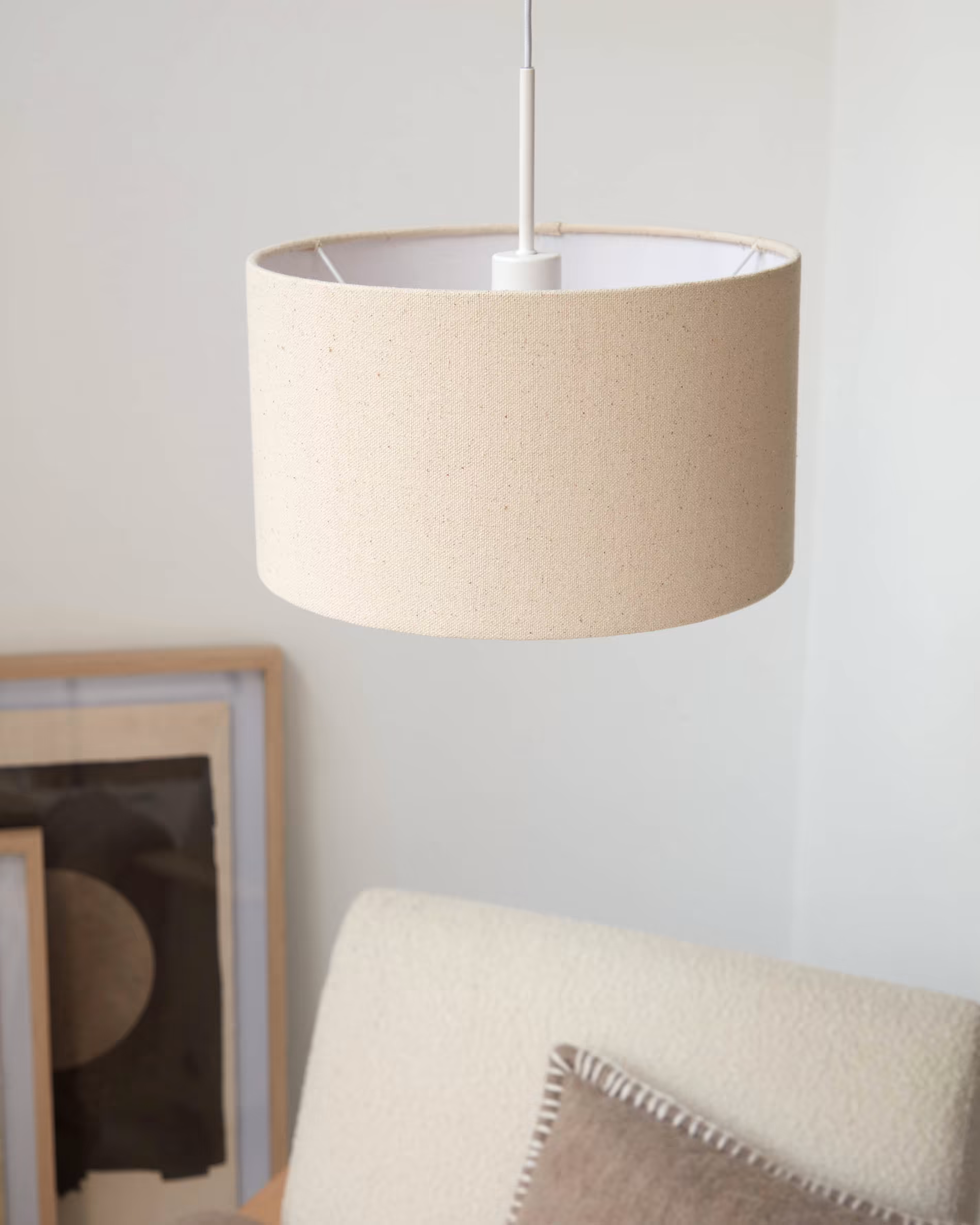 Lampa wisząca NAZLI beżowy La Forma    Eye on Design