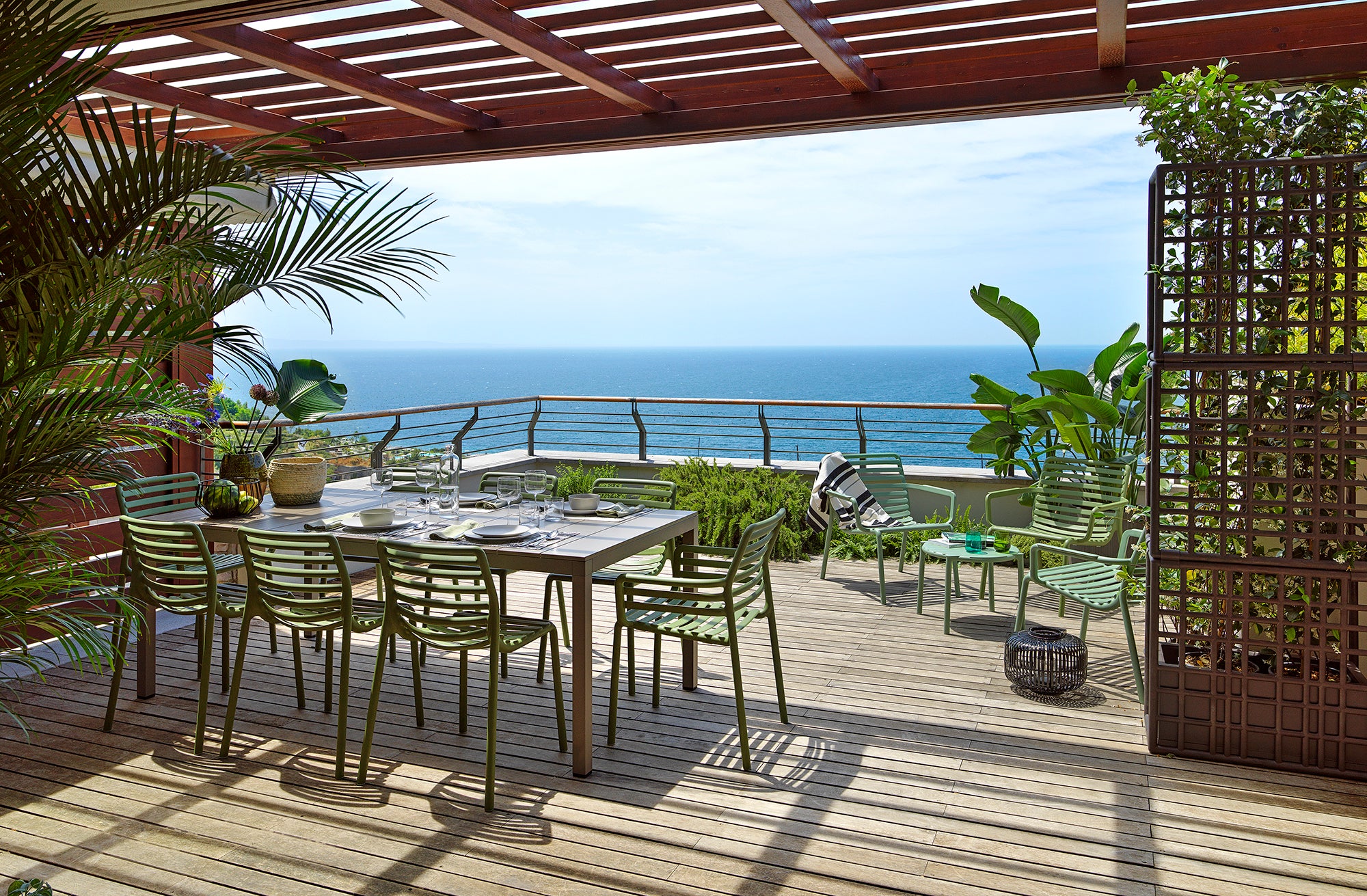 Outdoor chair with armrests DOGA agave