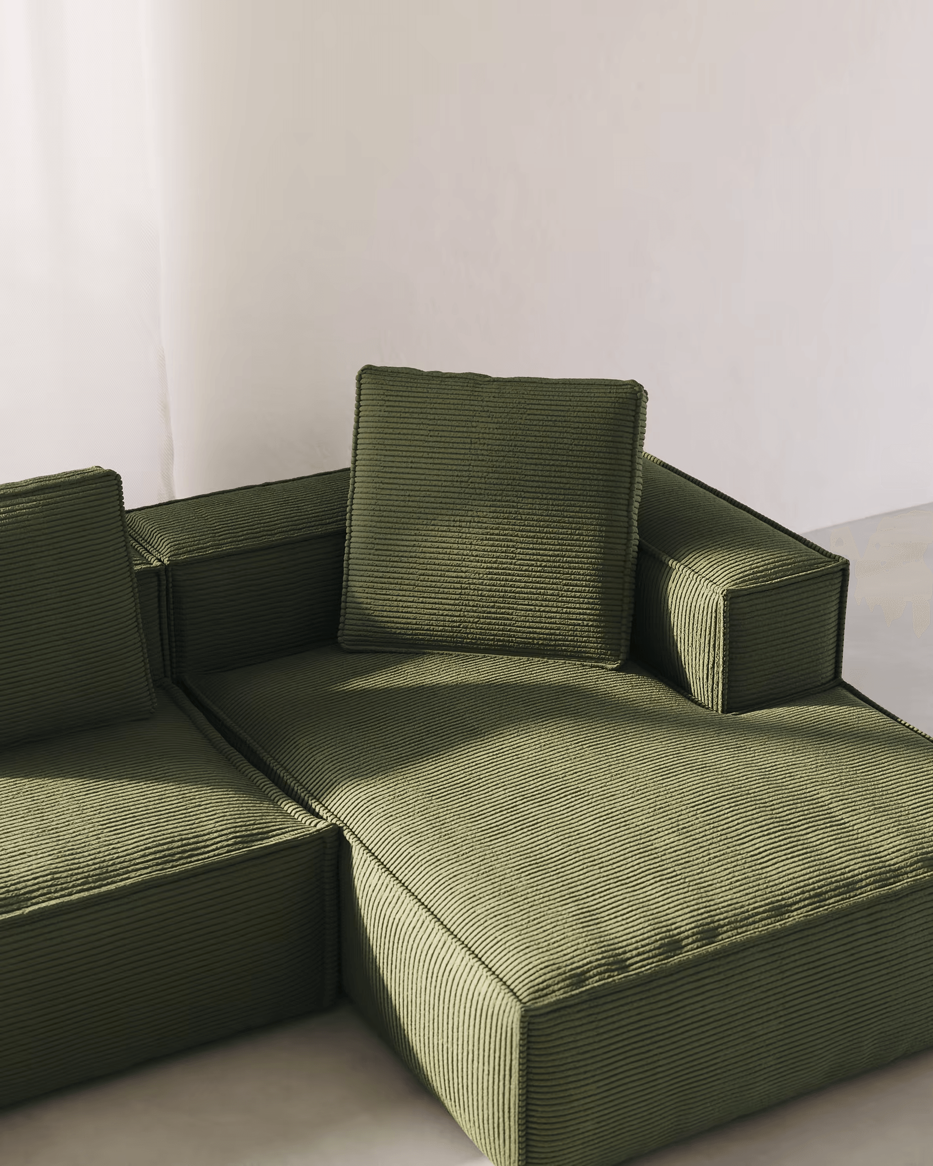 Narożnik 4-osobowy prawostronny BLOK zielony sztruks La Forma    Eye on Design