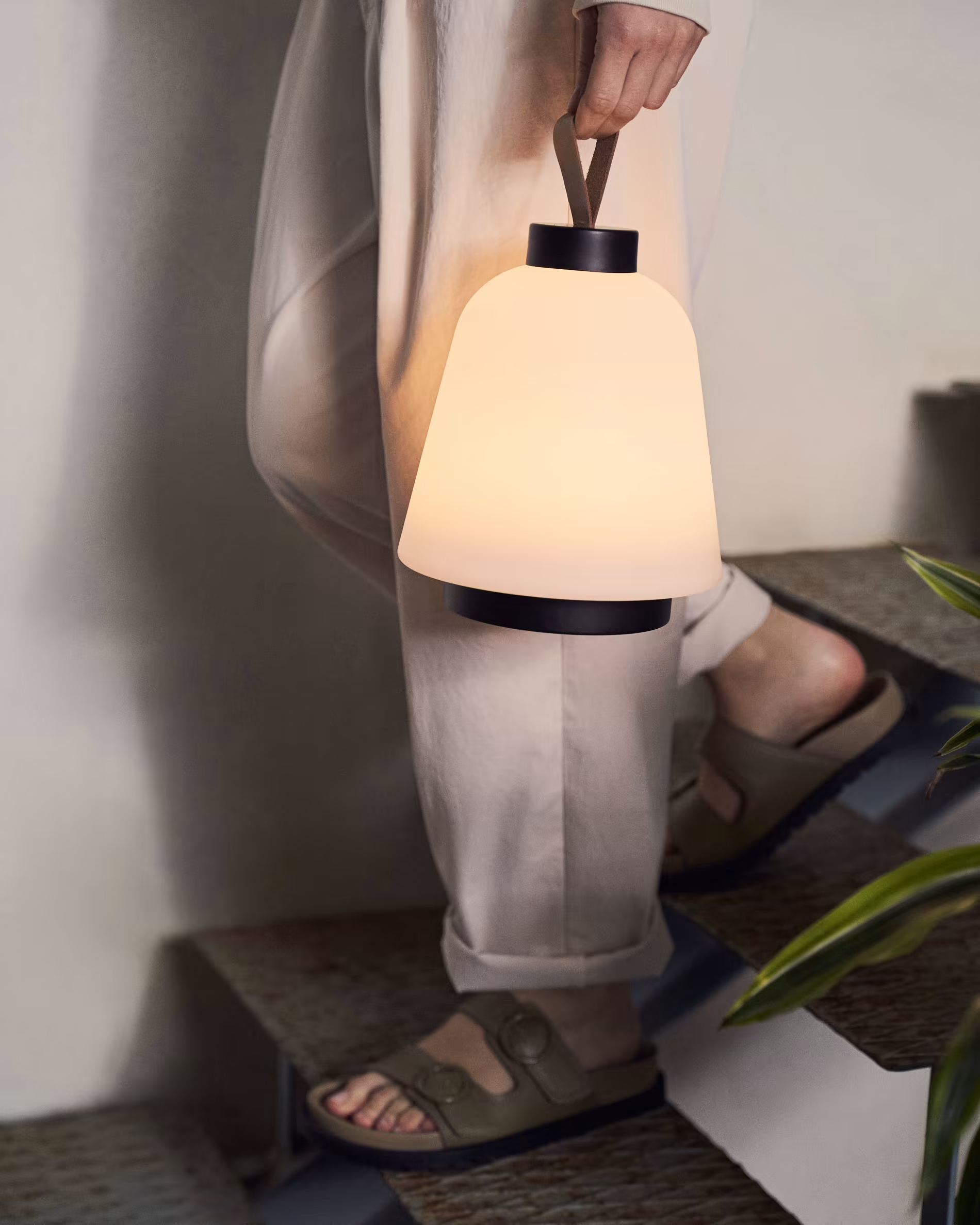 Lampa akumulatorowa UDIYA czarny La Forma    Eye on Design