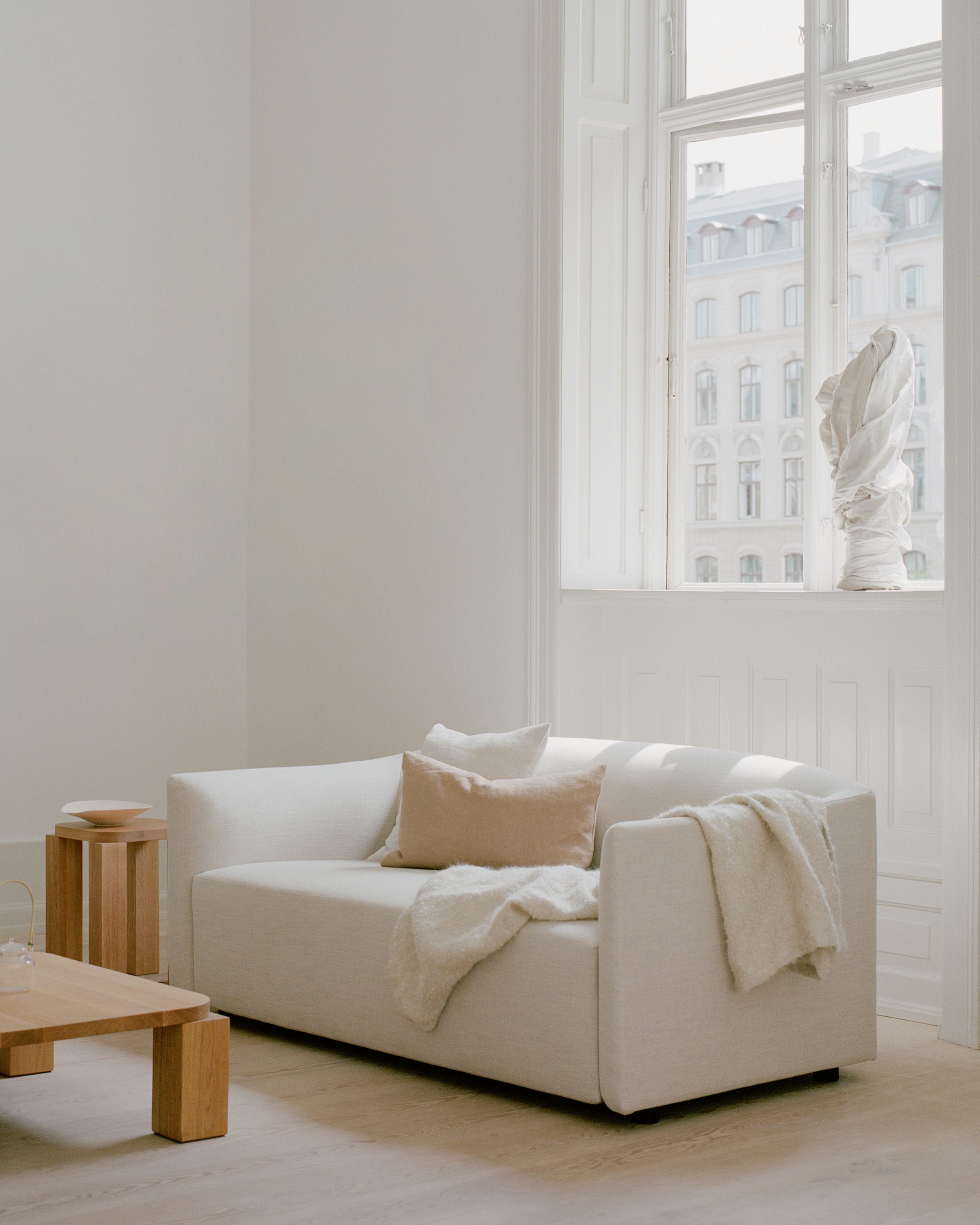 2-person sofa, upholstered shore