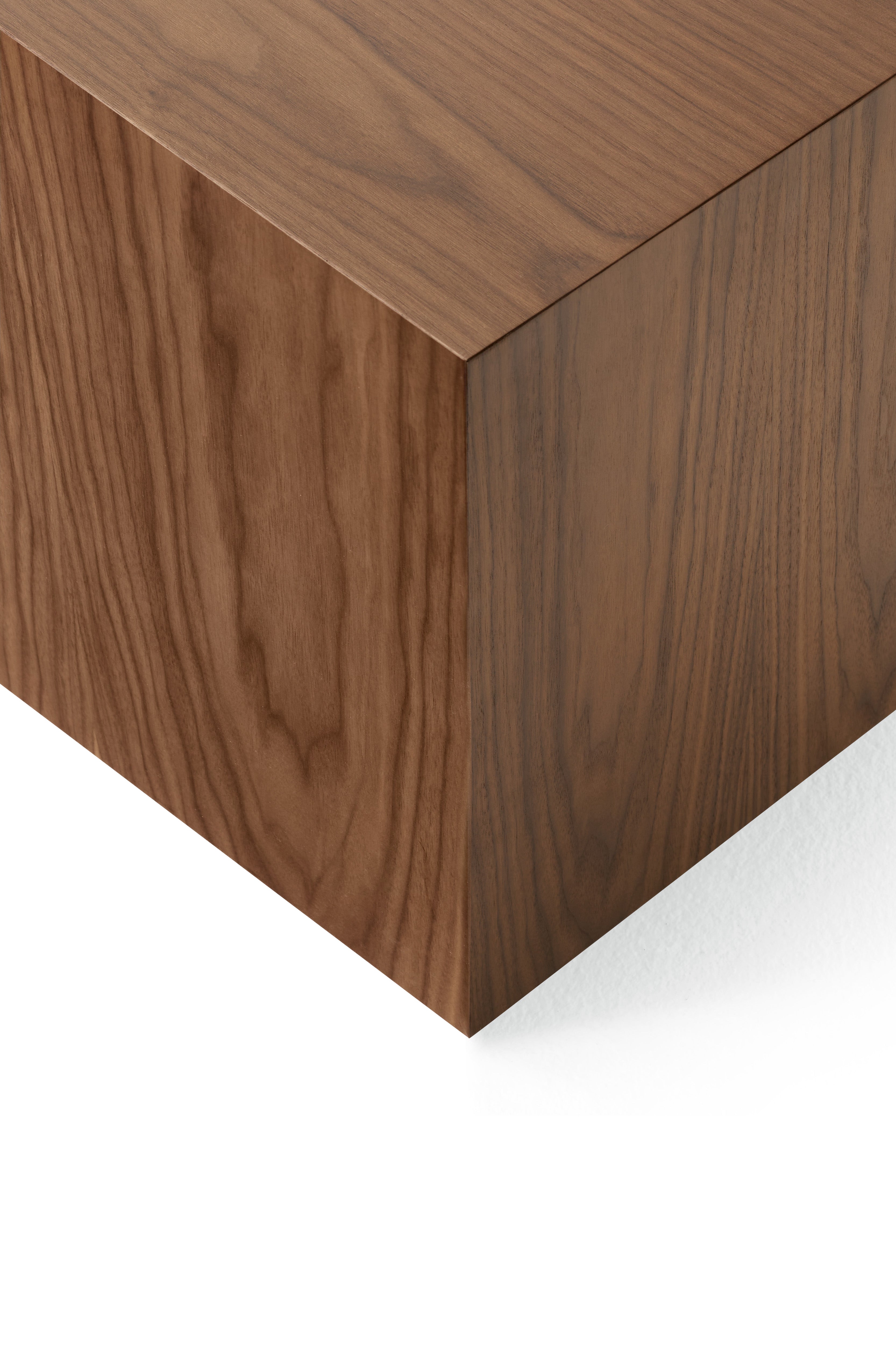 Mass nut veneer side table