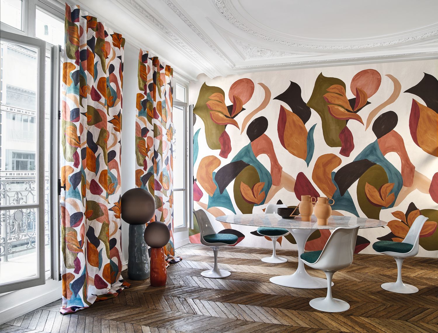 Abstract mural with plant motif MAMBO - WHITE/MULTICO white with orange