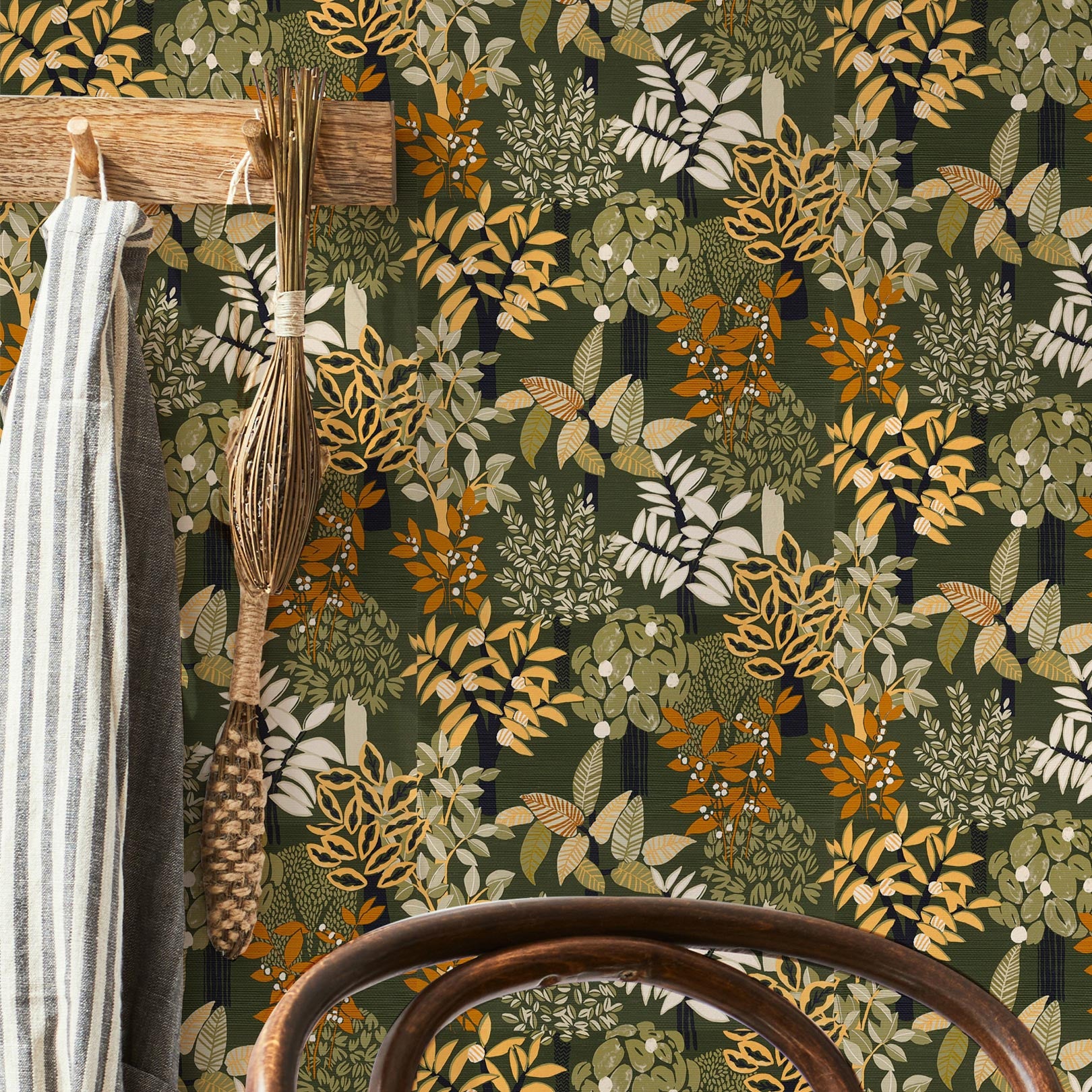 Structural wallpaper with a plant motif PERADENIYA - KAKI/PAILLE khaki with straw