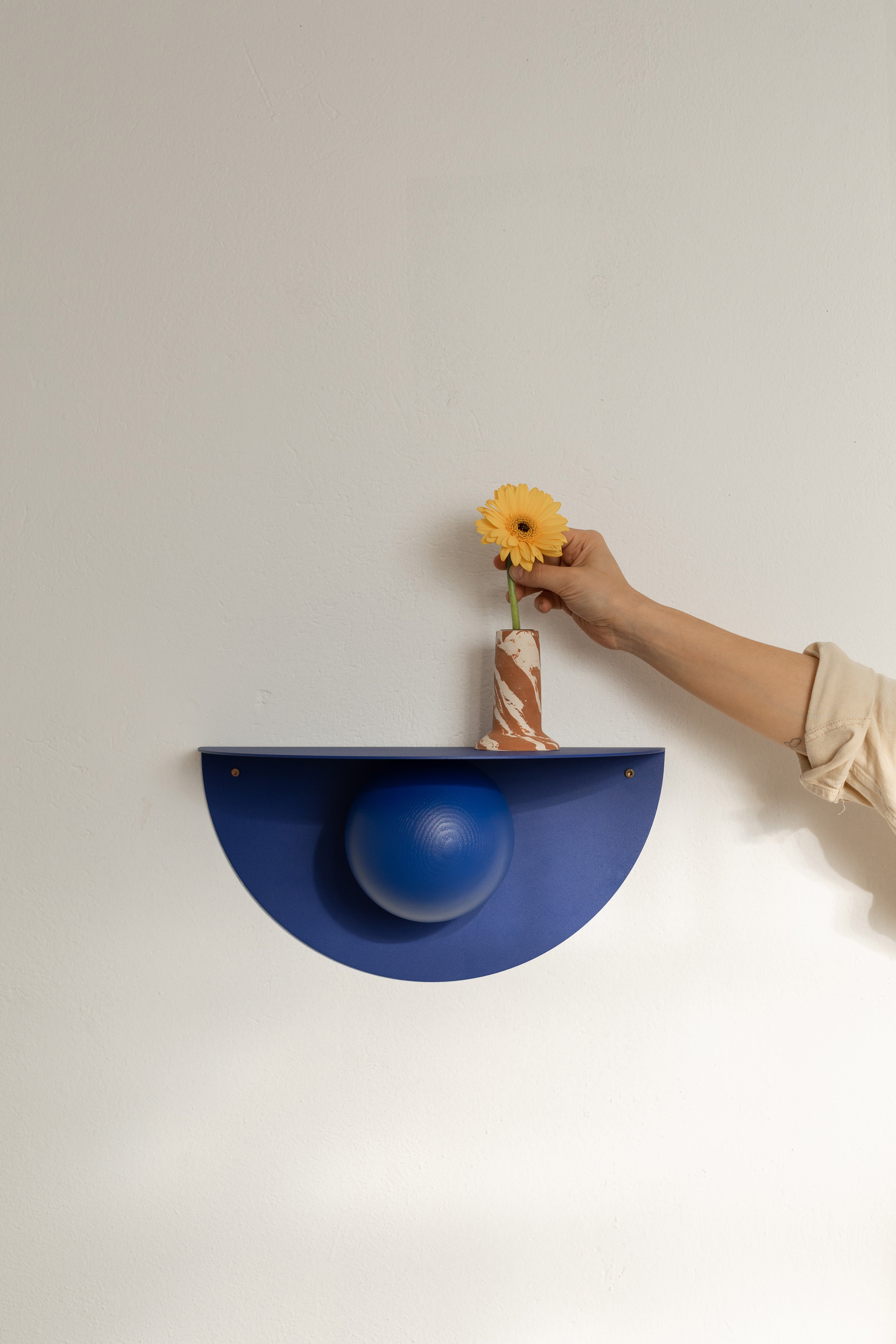 Wall shelf POP in steel and wood