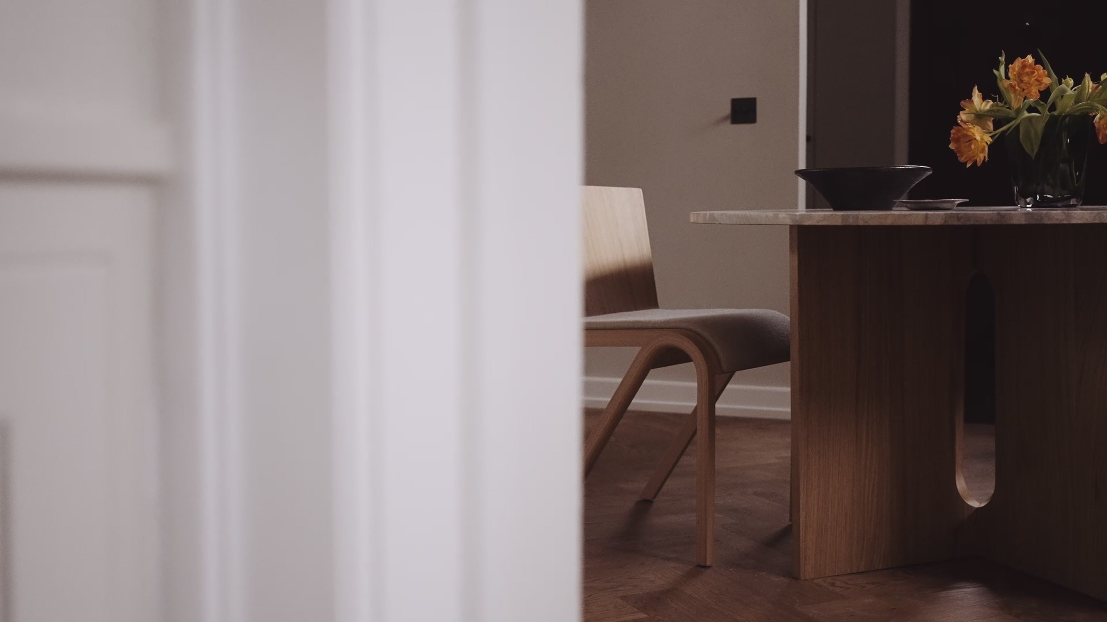ANDROGYNE Table Dark Oak Wood