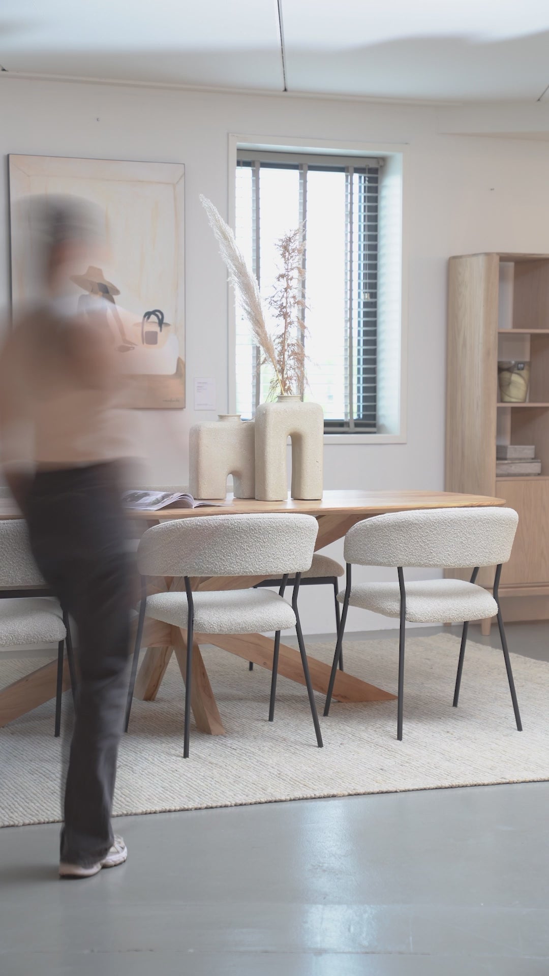 Ovaler Tisch NIKKI aus Akazienholz