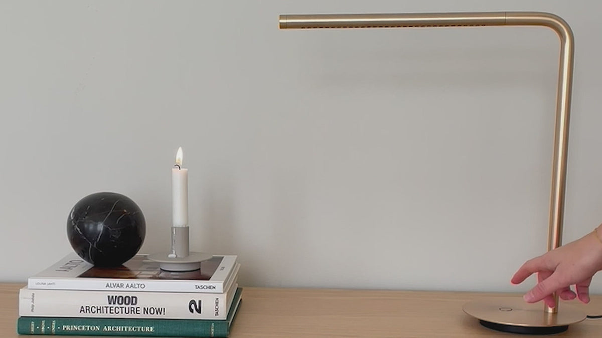 OMNI gold table lamp
