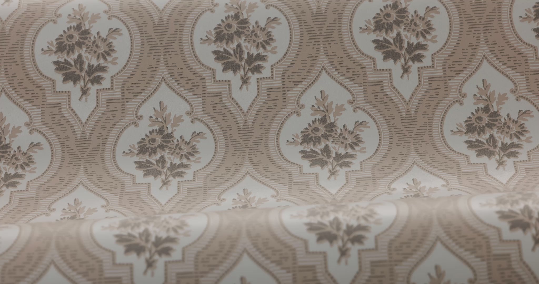 ETERNAL FLOWER Pink Medallion Pattern Wallpaper