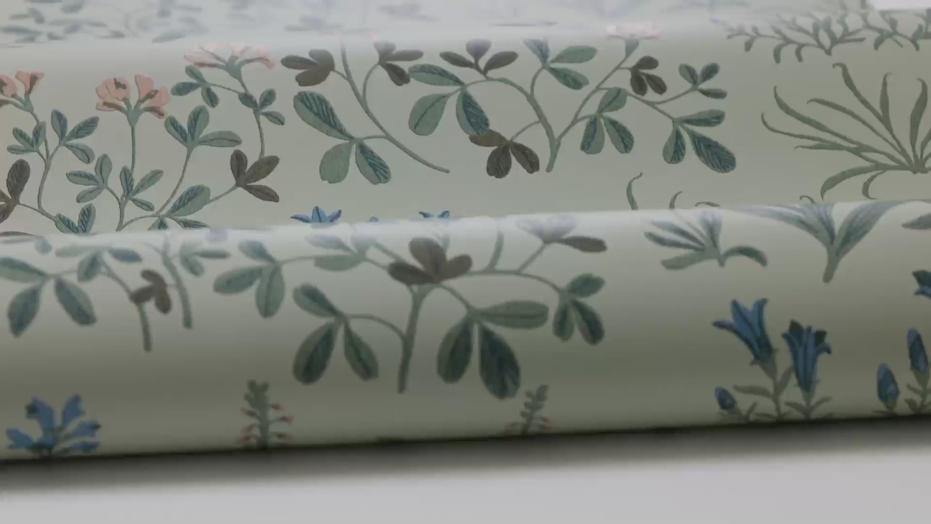 NORAS ANG Floral Pattern Wallpaper in Muted Green with Blue