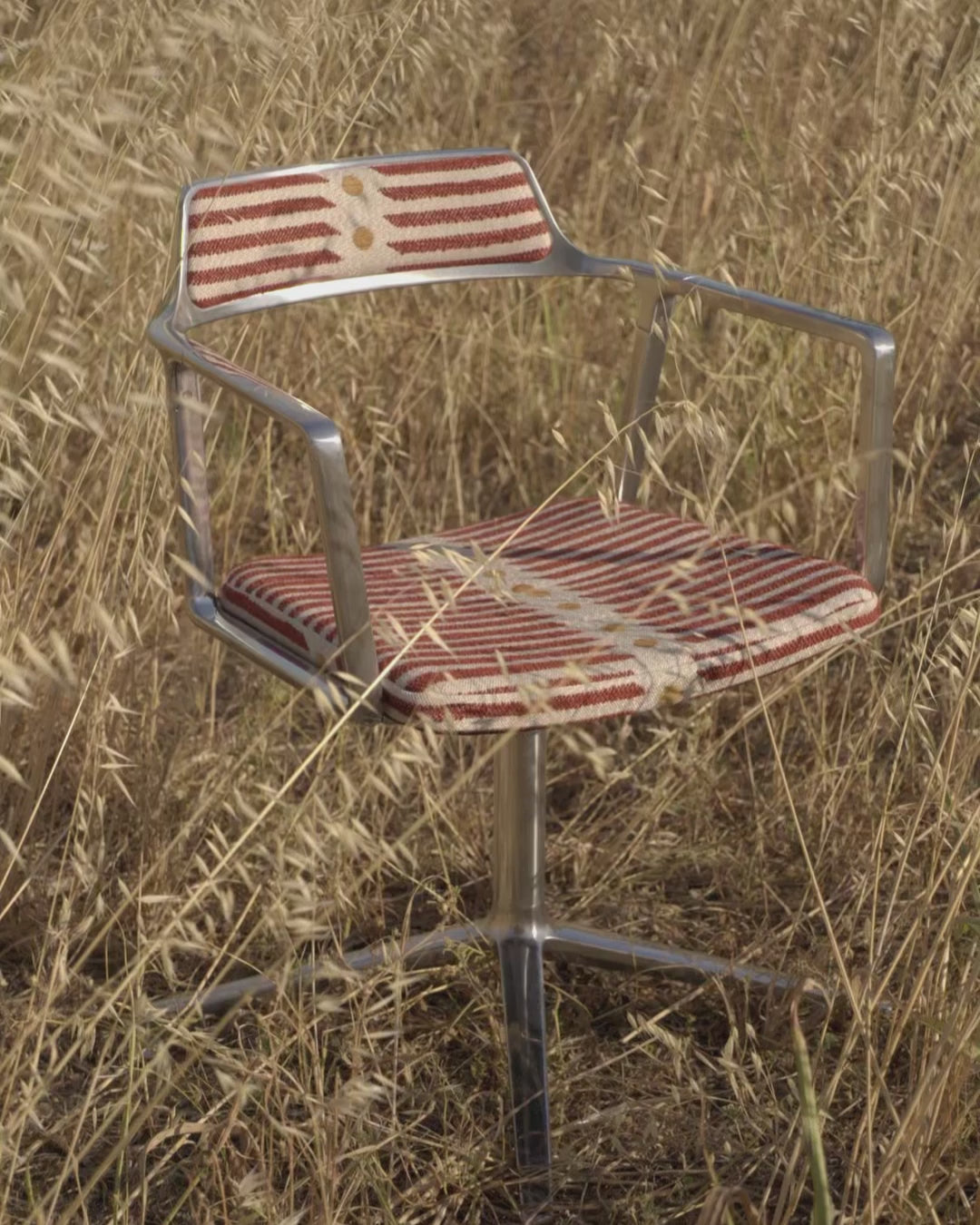 Office chair 452 – MALLORCA beige and red with a metal base