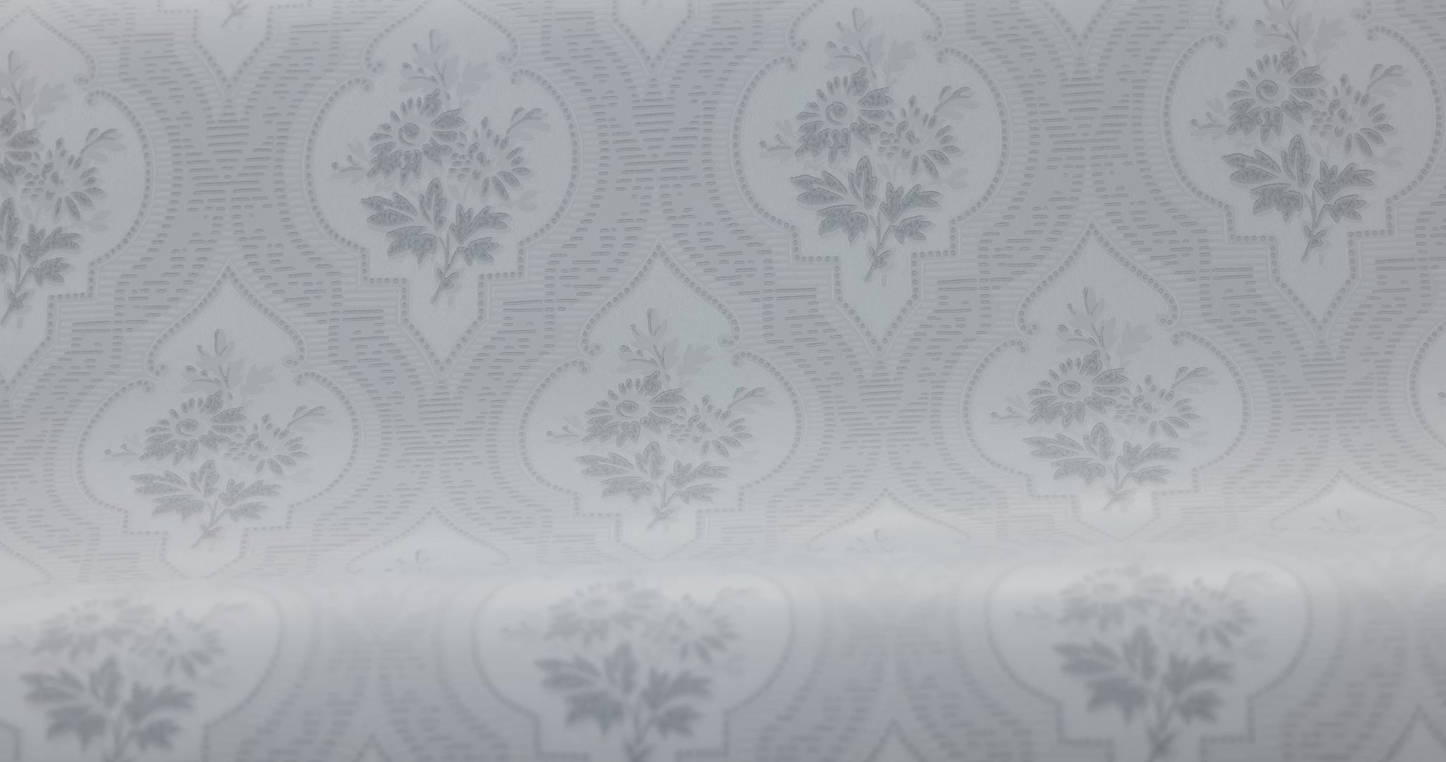 ETERNAL FLOWER Gray Medallion Patterned Wallpaper
