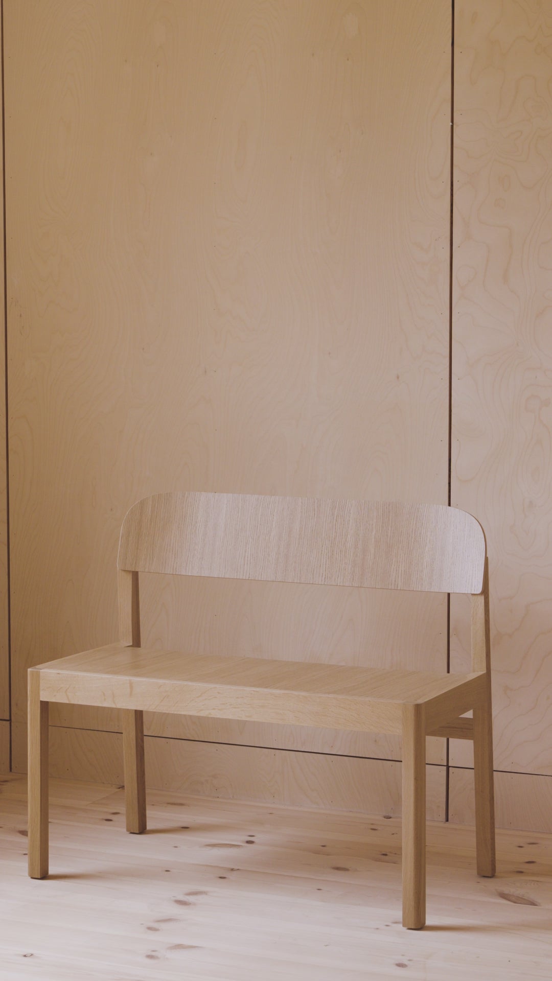 WORKSHOP Bench black veneer and oak wood