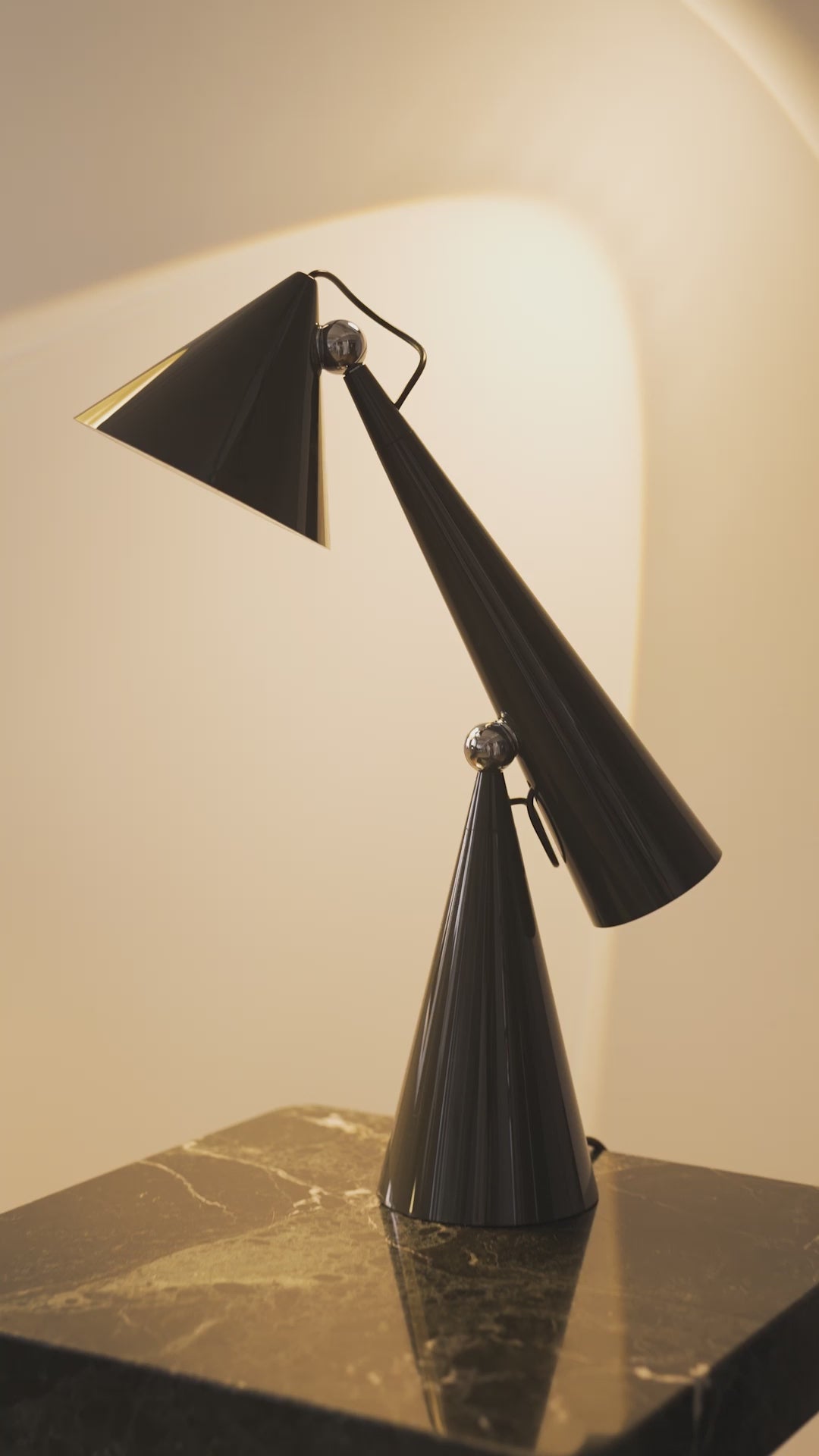 Lampa stołowa POSE szary