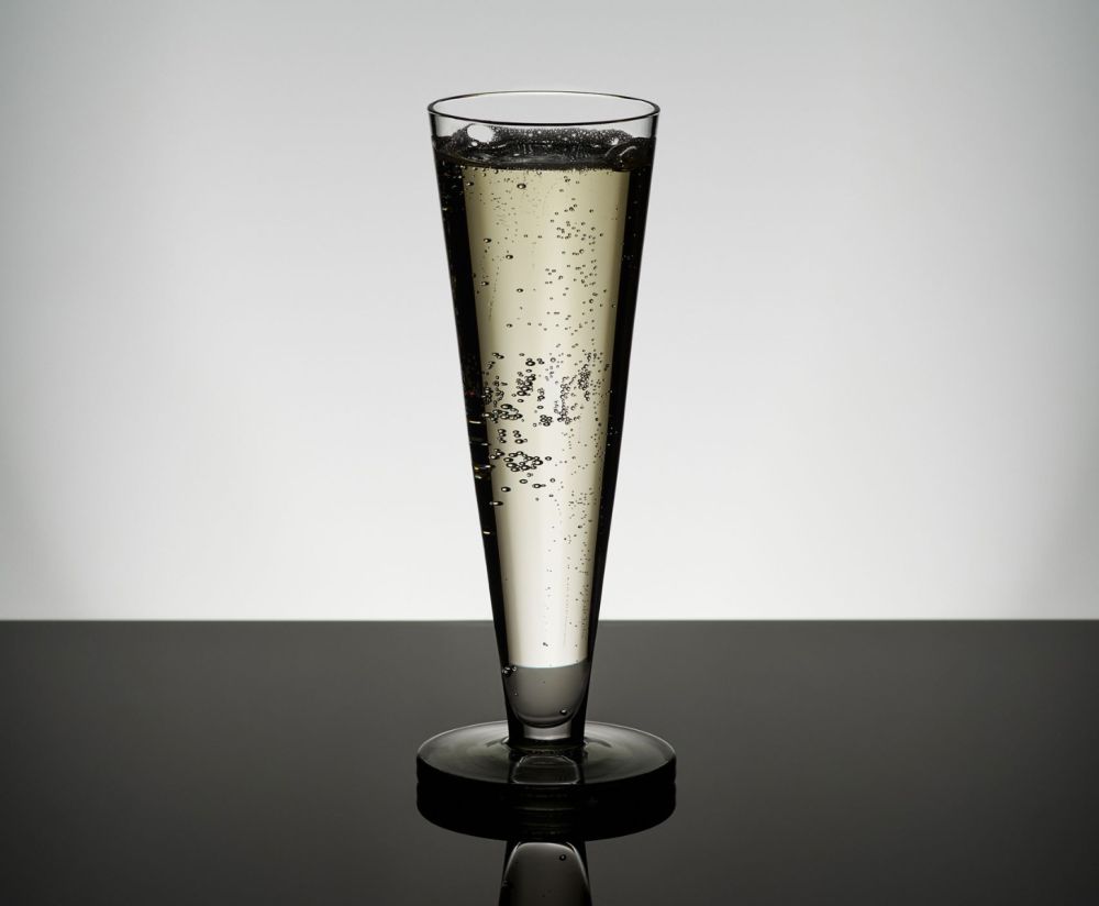 A set of Puck Flute glass champagne glasses [Julia] [Amelia SPR]