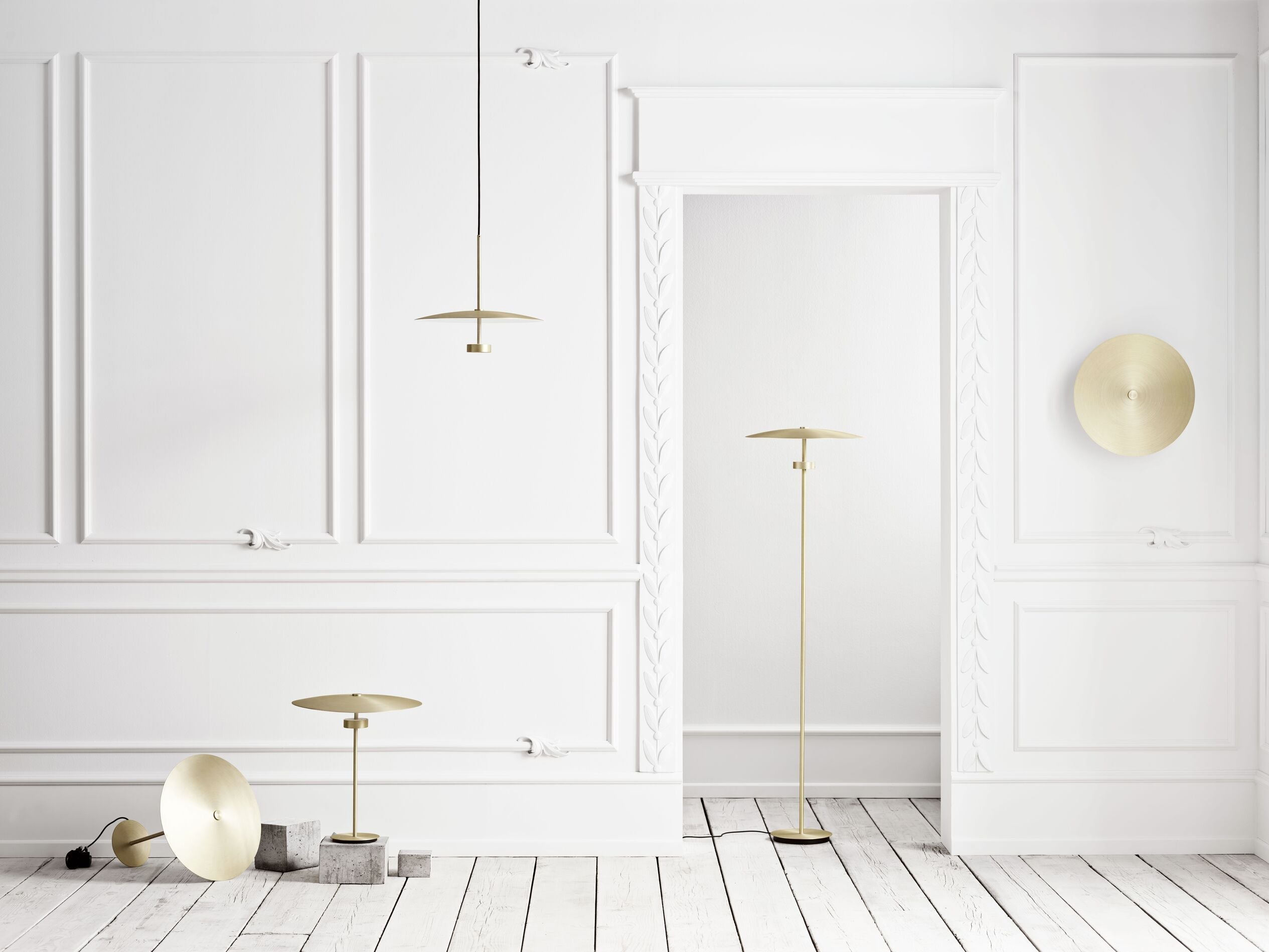 Brass reflection wall lamp