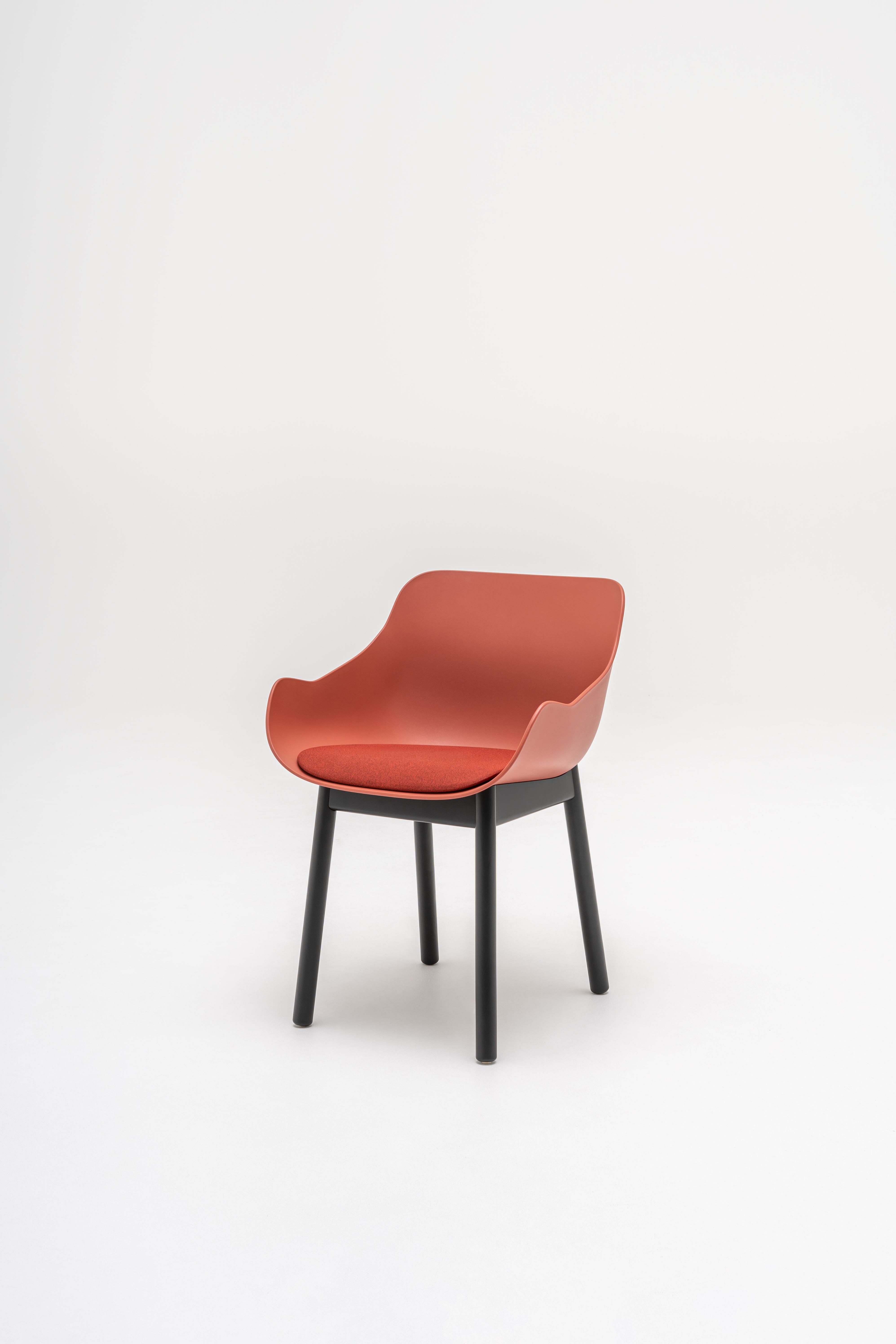 Baltic remix chair wooden base