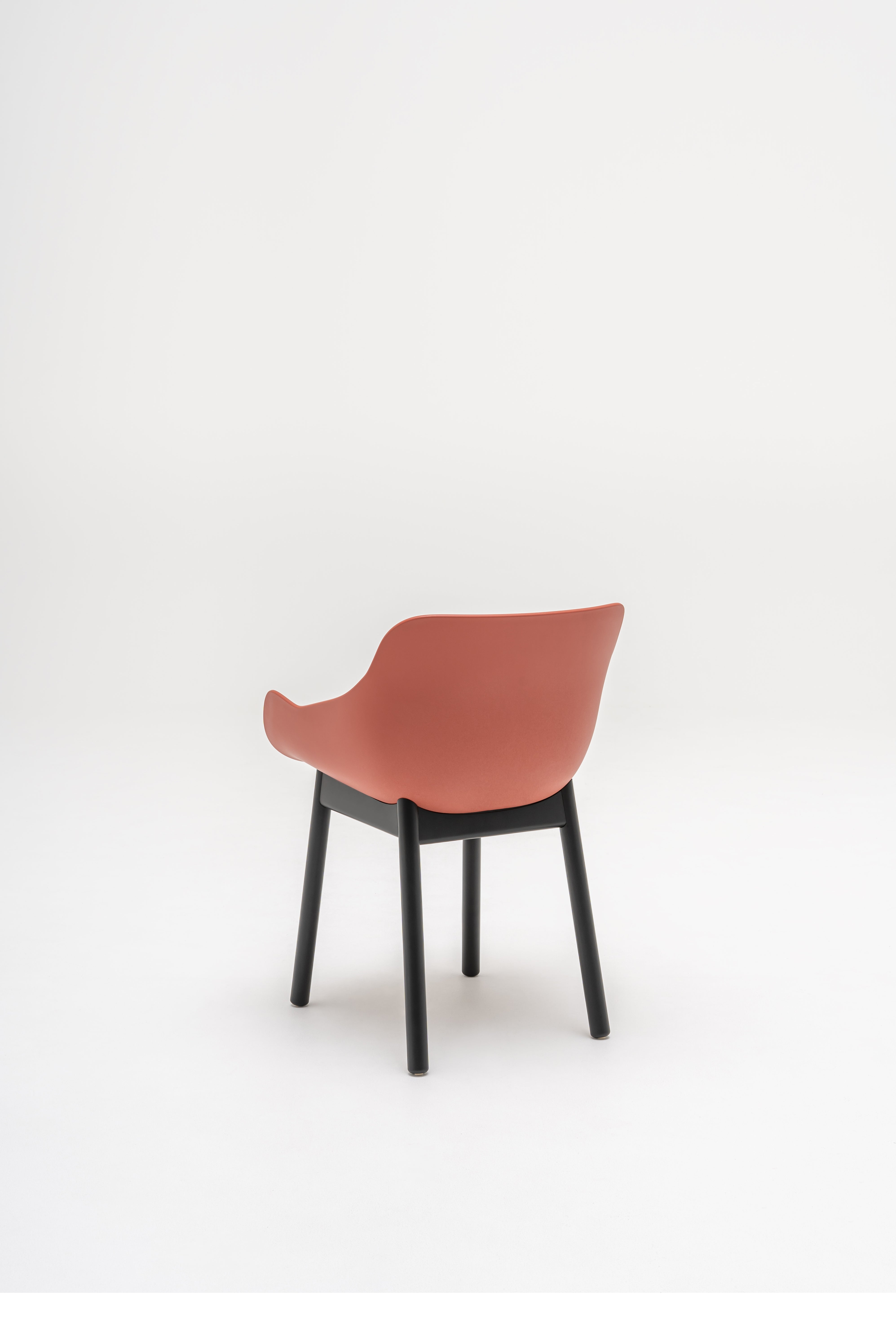 Baltic remix chair wooden base