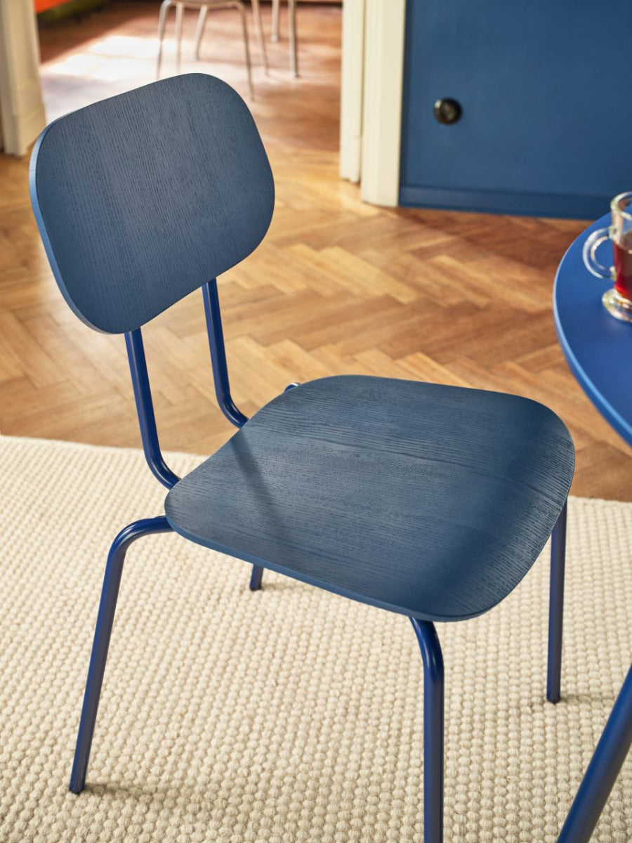New school chair black base