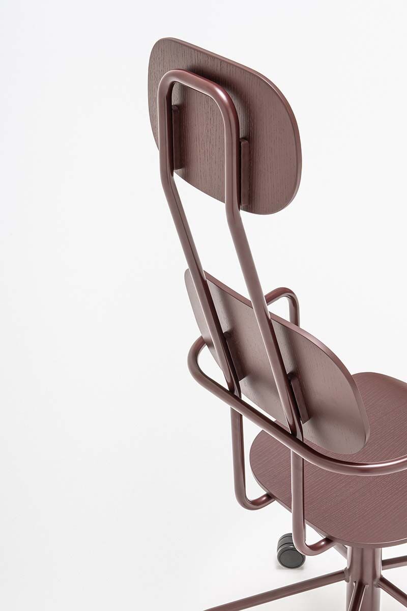 Krzesło z zagłówkiem NEW SCHOOL regulowana podstawa beżowy [Milena] MDD    Eye on Design