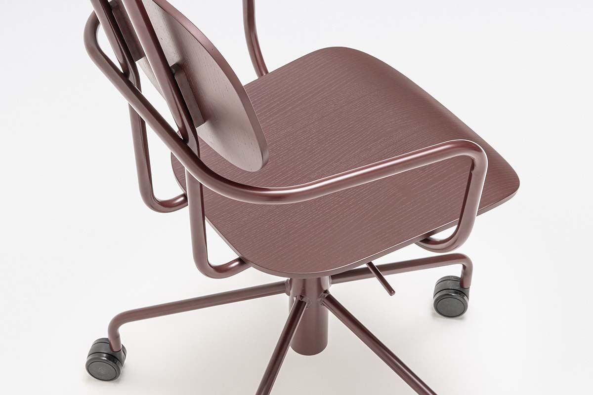 Krzesło z zagłówkiem NEW SCHOOL regulowana podstawa beżowy [Milena] MDD    Eye on Design
