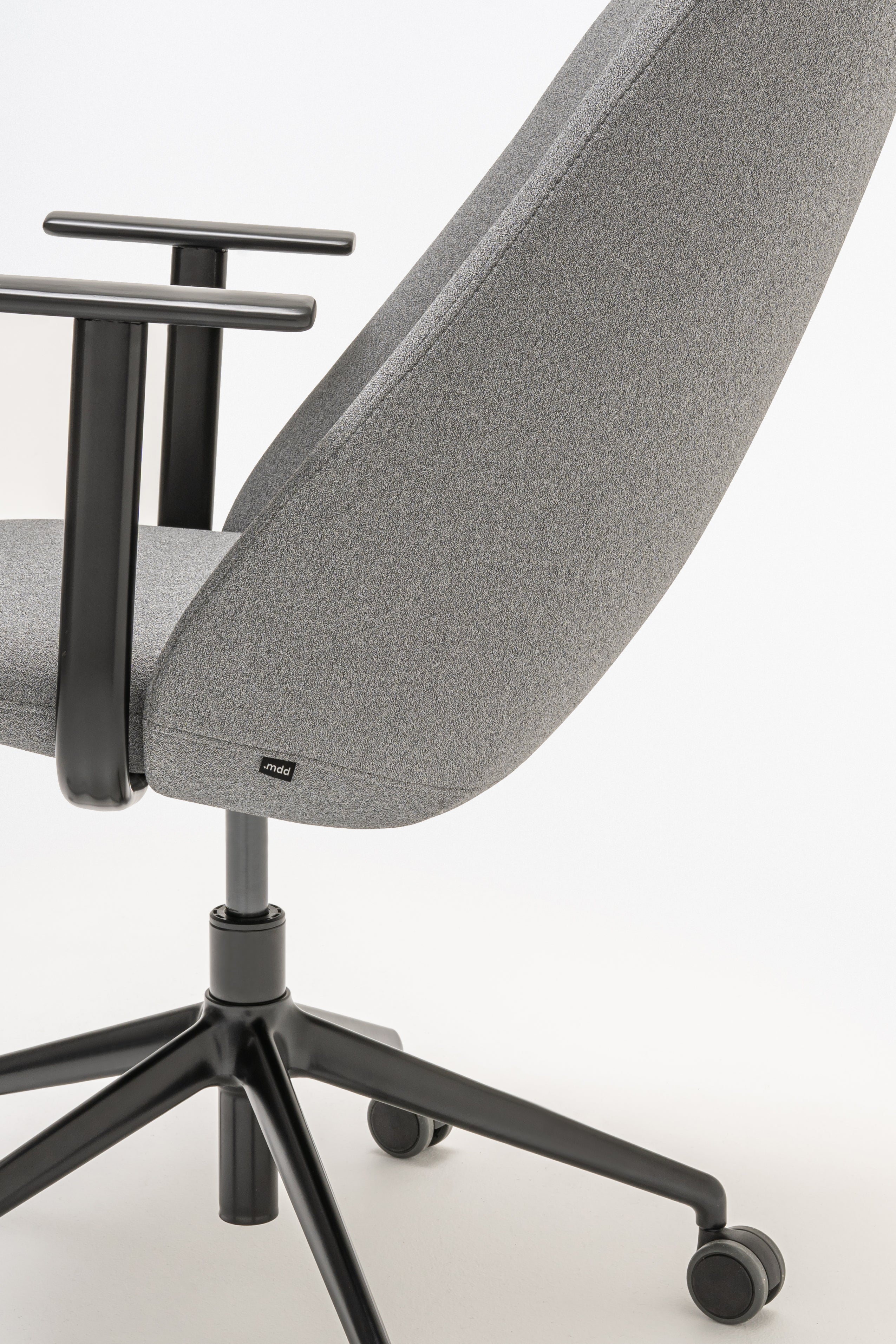 Conference armchair A regulated parallel base with wheels for hard surface