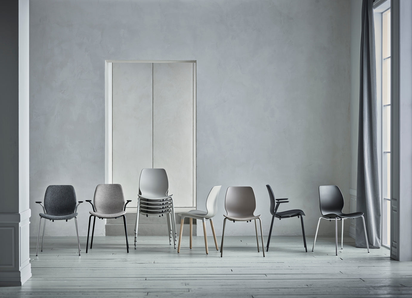 SEED chair upholstered with a black base