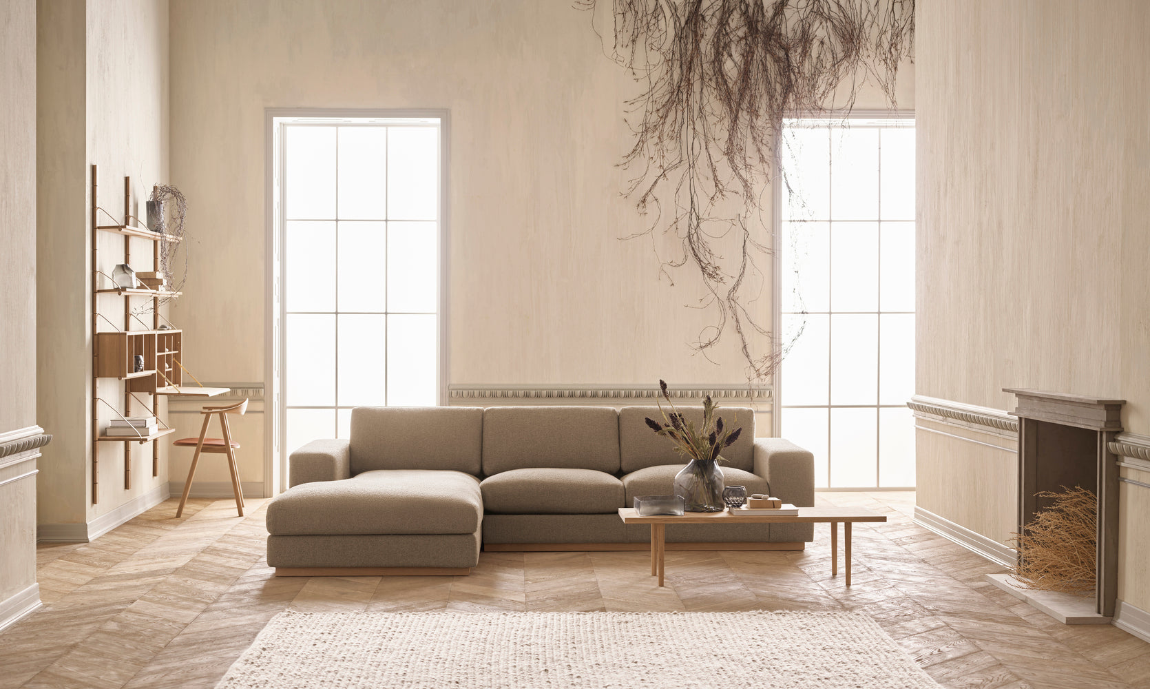 A corner with a sight -sided sepia chaise with an oak base