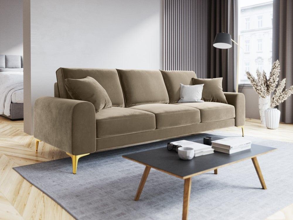 Sofa aksamitna 4-osobowa MADARA cappuccino ze złotą podstawą Mazzini Sofas    Eye on Design